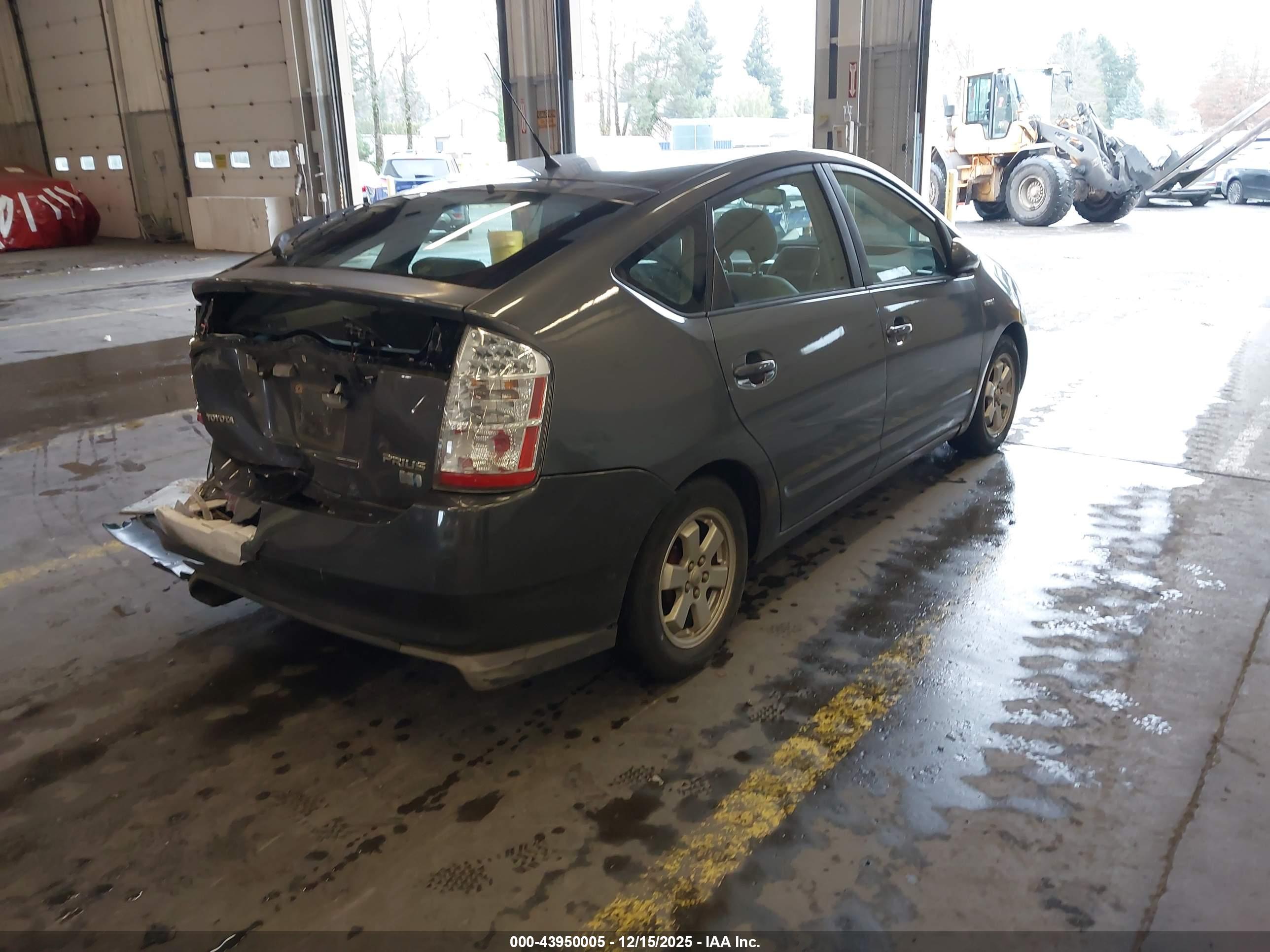 TOYOTA PRIUS image 4