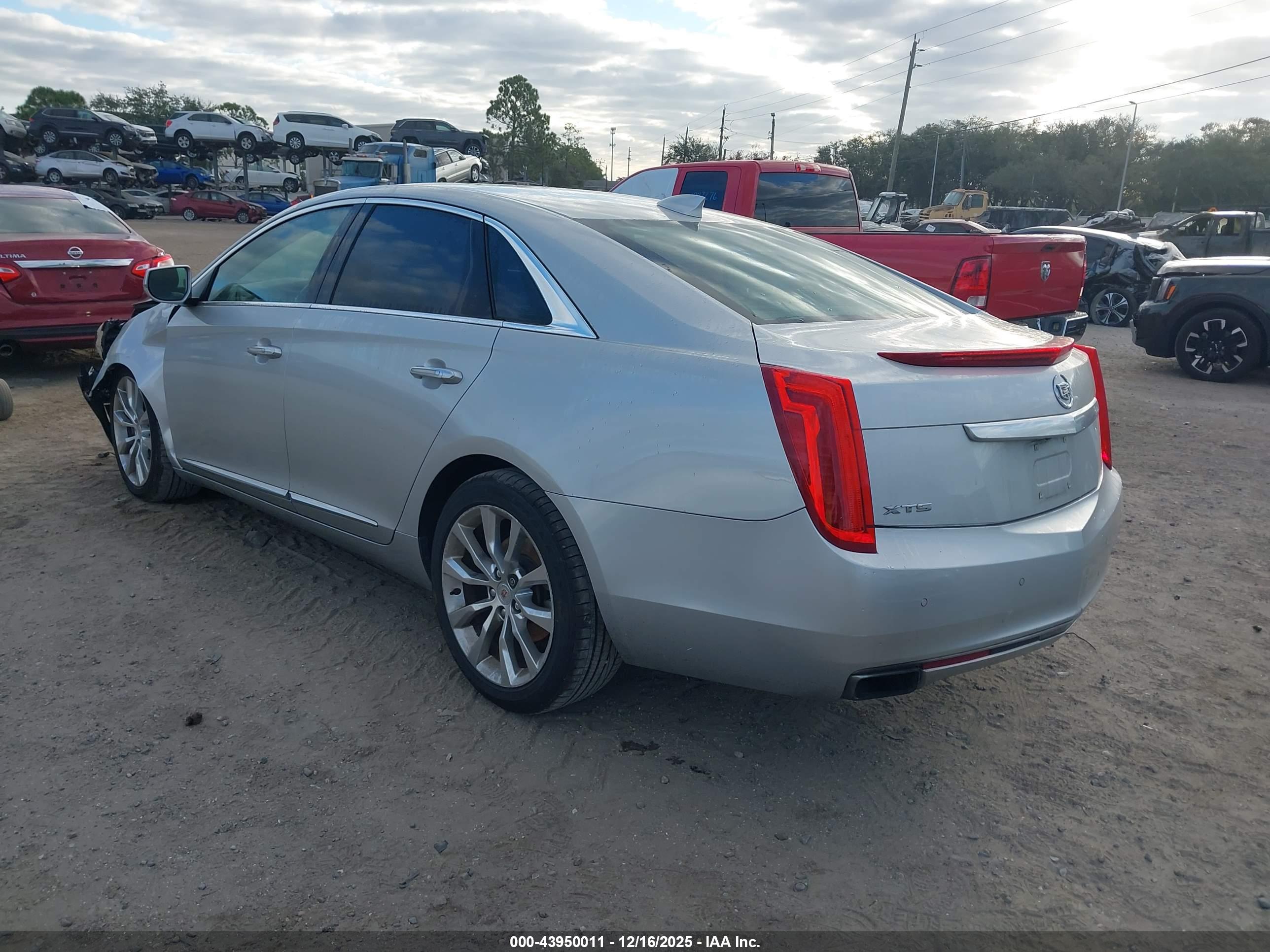 CADILLAC XTS image 3