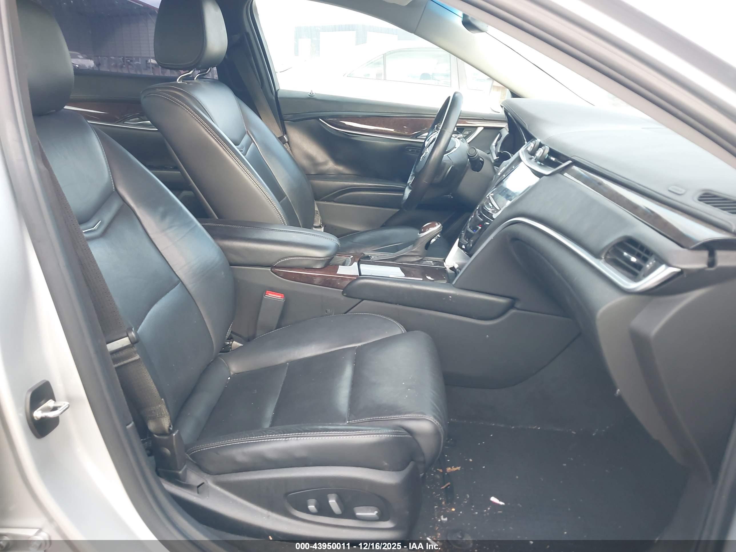 CADILLAC XTS image 5