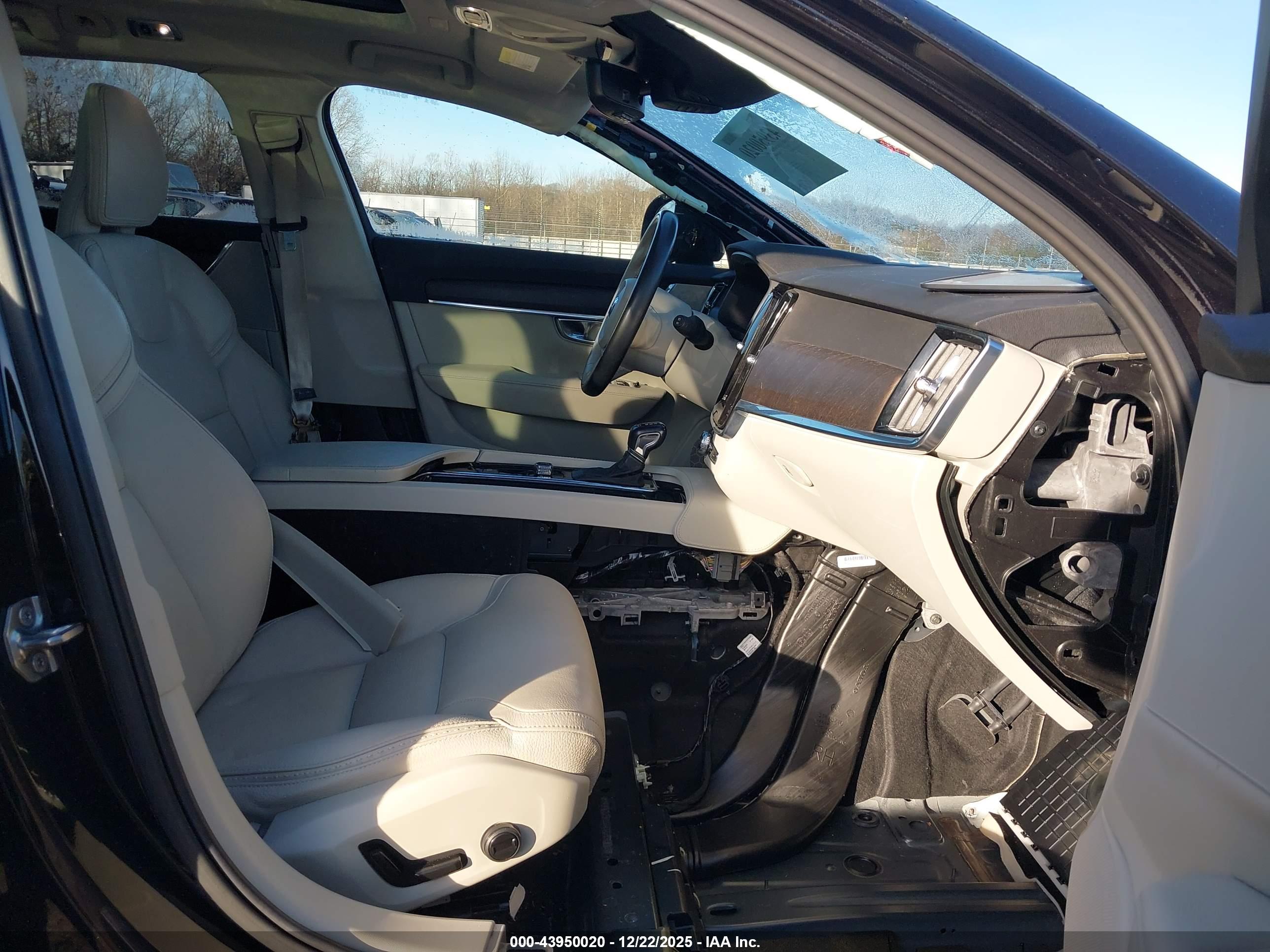 VOLVO V90 image 5