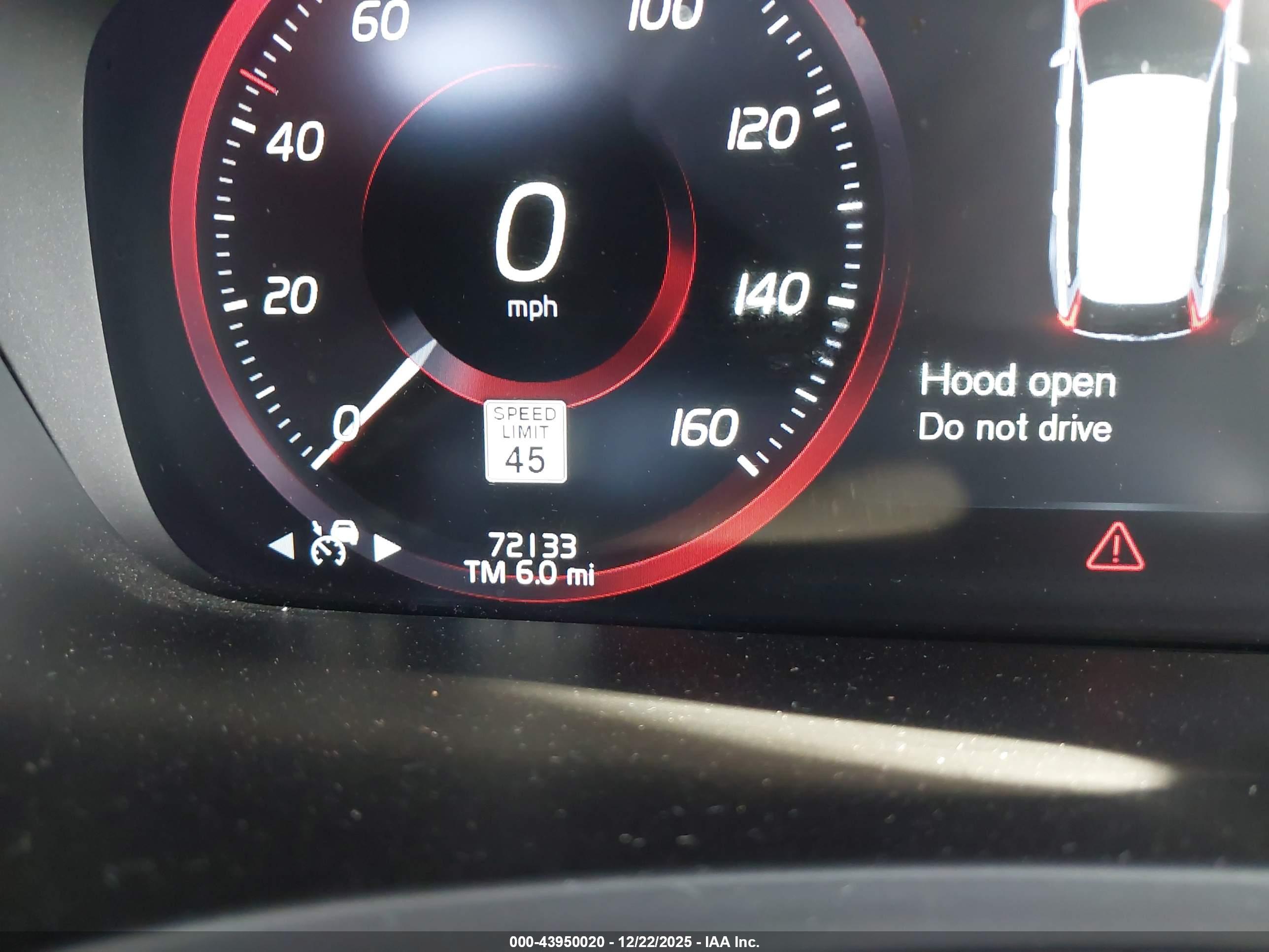VOLVO V90 image 7