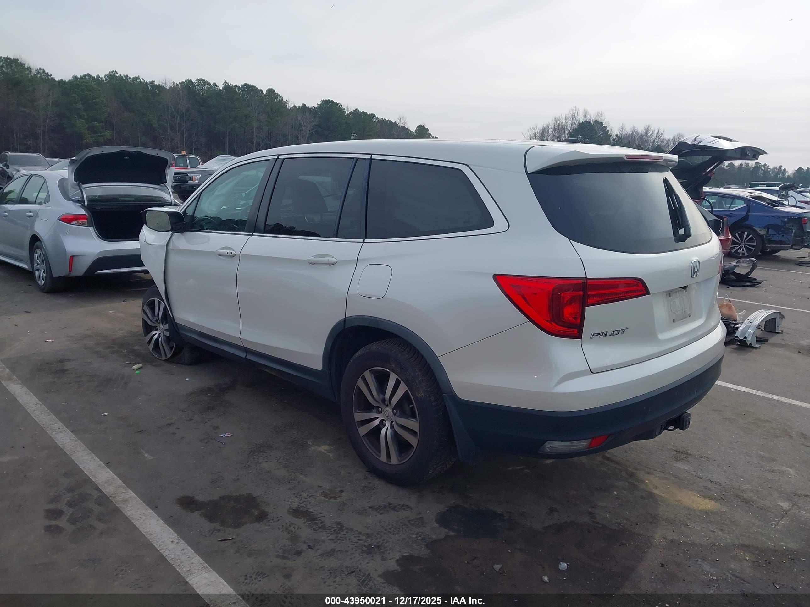 HONDA PILOT image 3