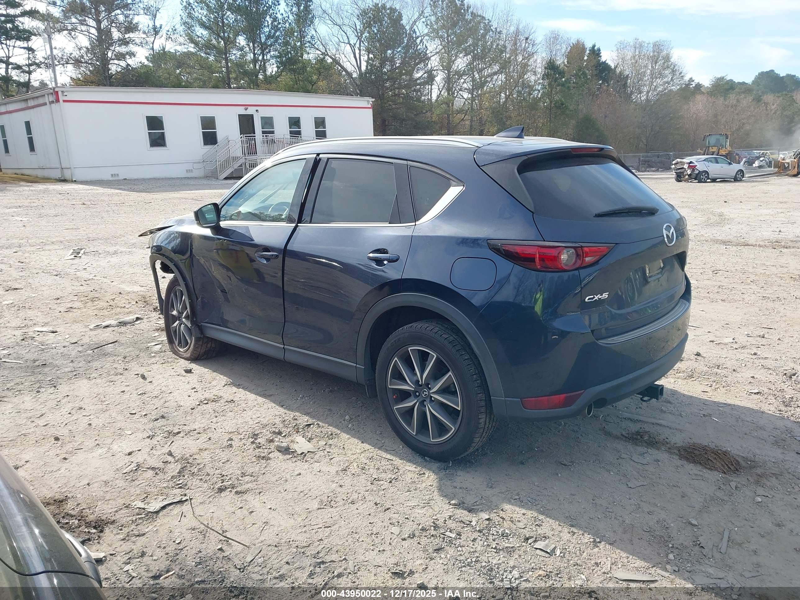 MAZDA CX-5 image 3