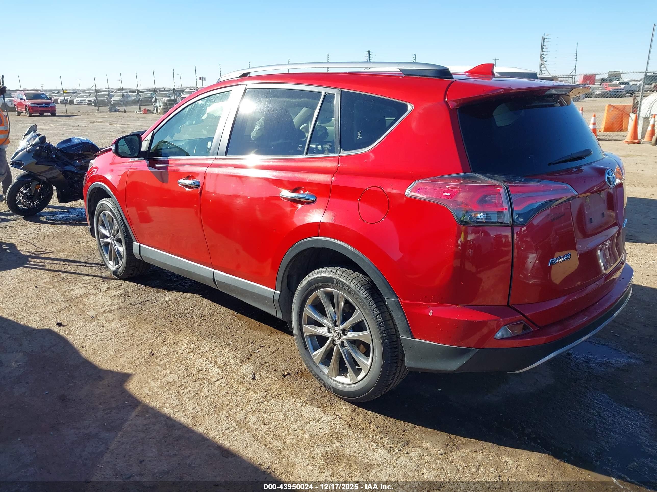TOYOTA RAV4 image 3