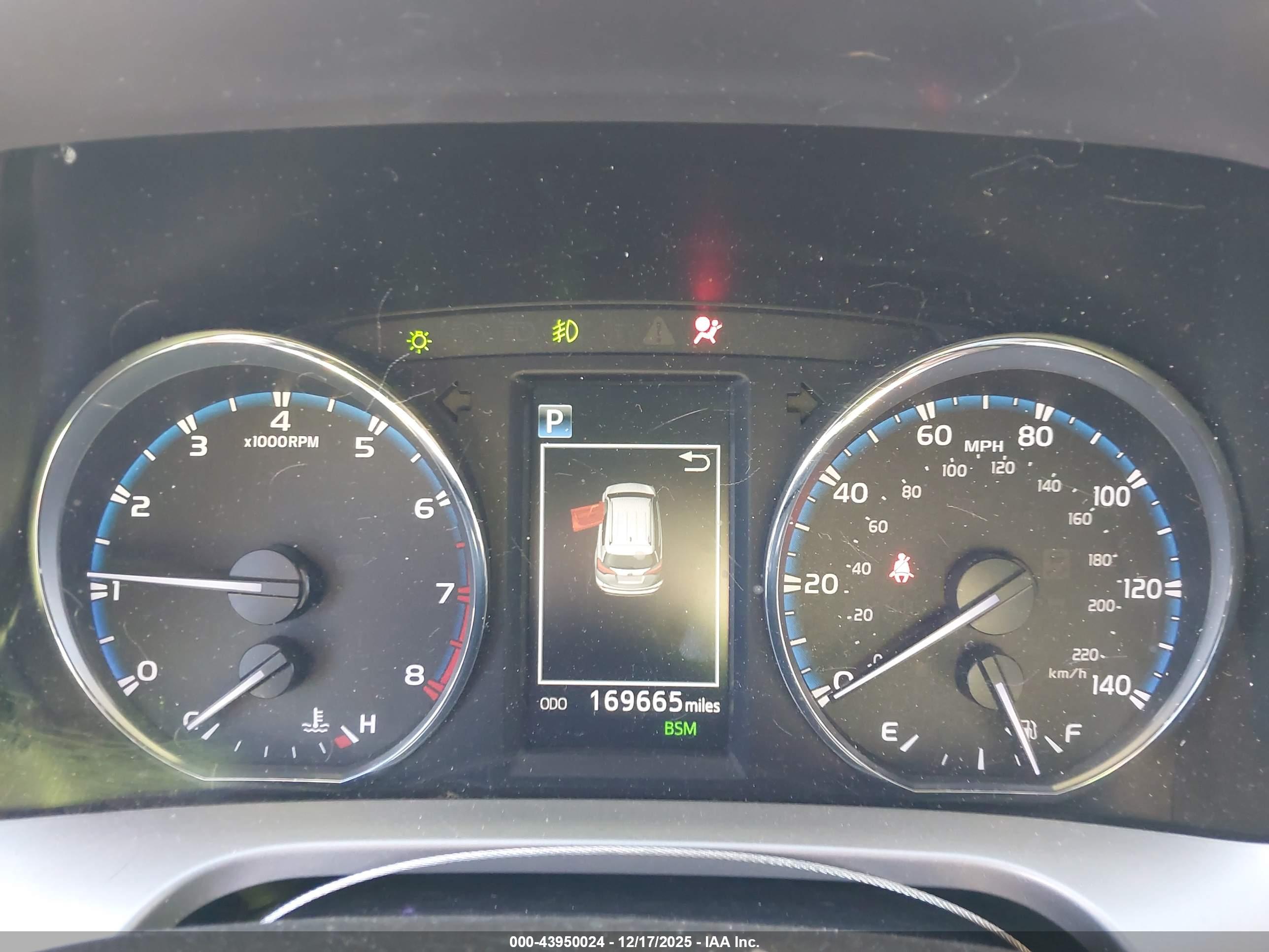 TOYOTA RAV4 image 7