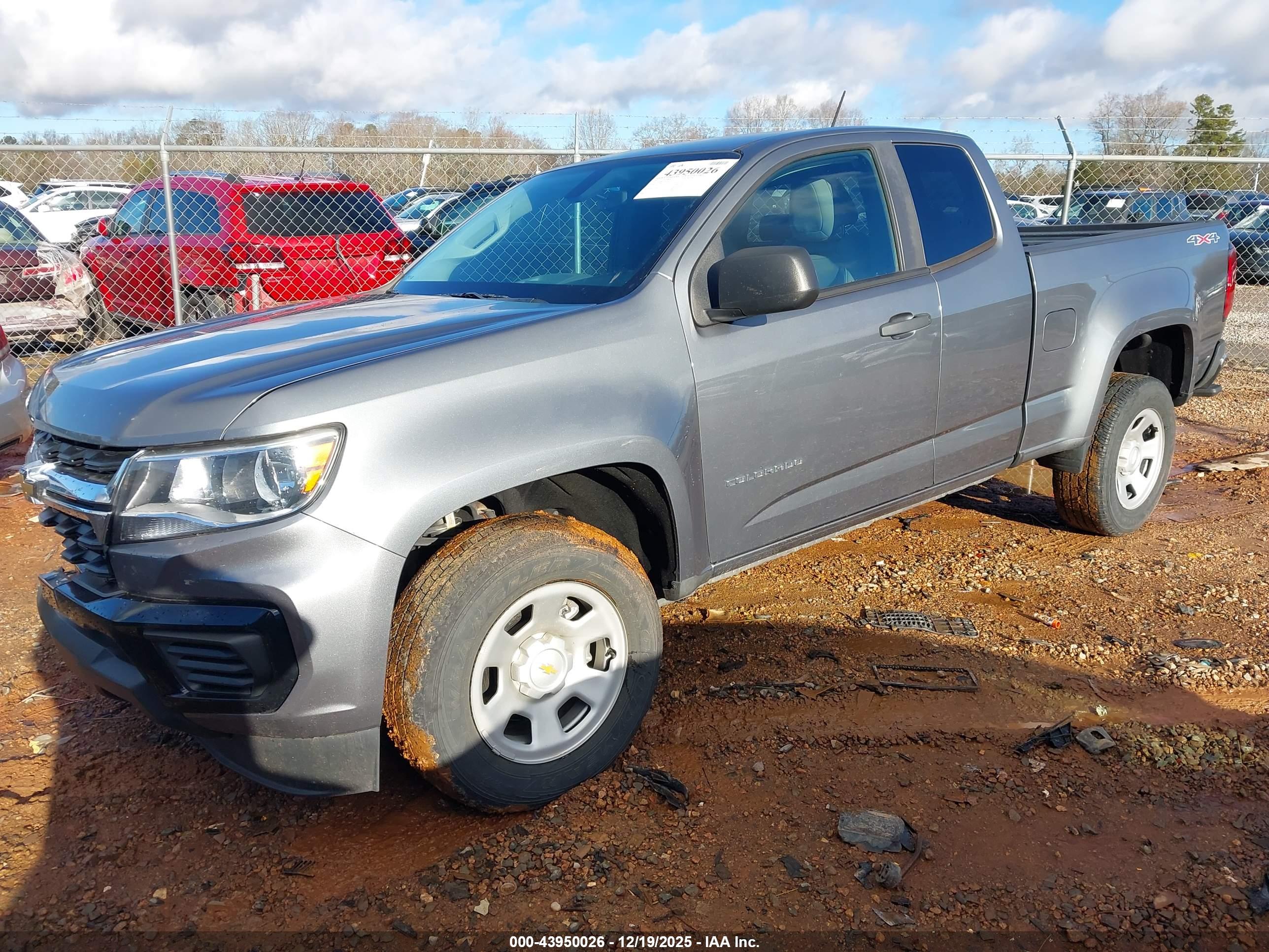 CHEVROLET COLORADO image 2