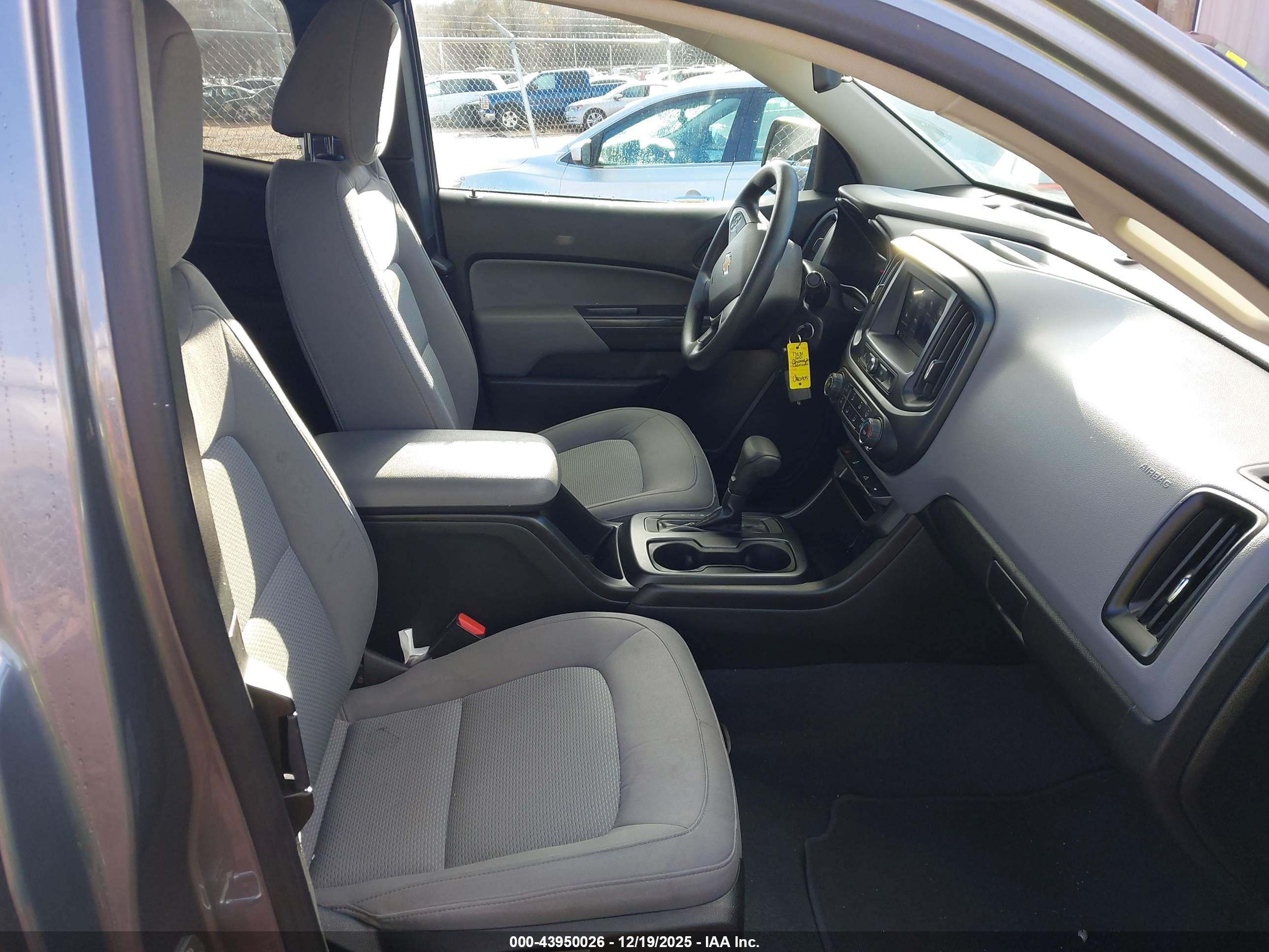 CHEVROLET COLORADO image 5