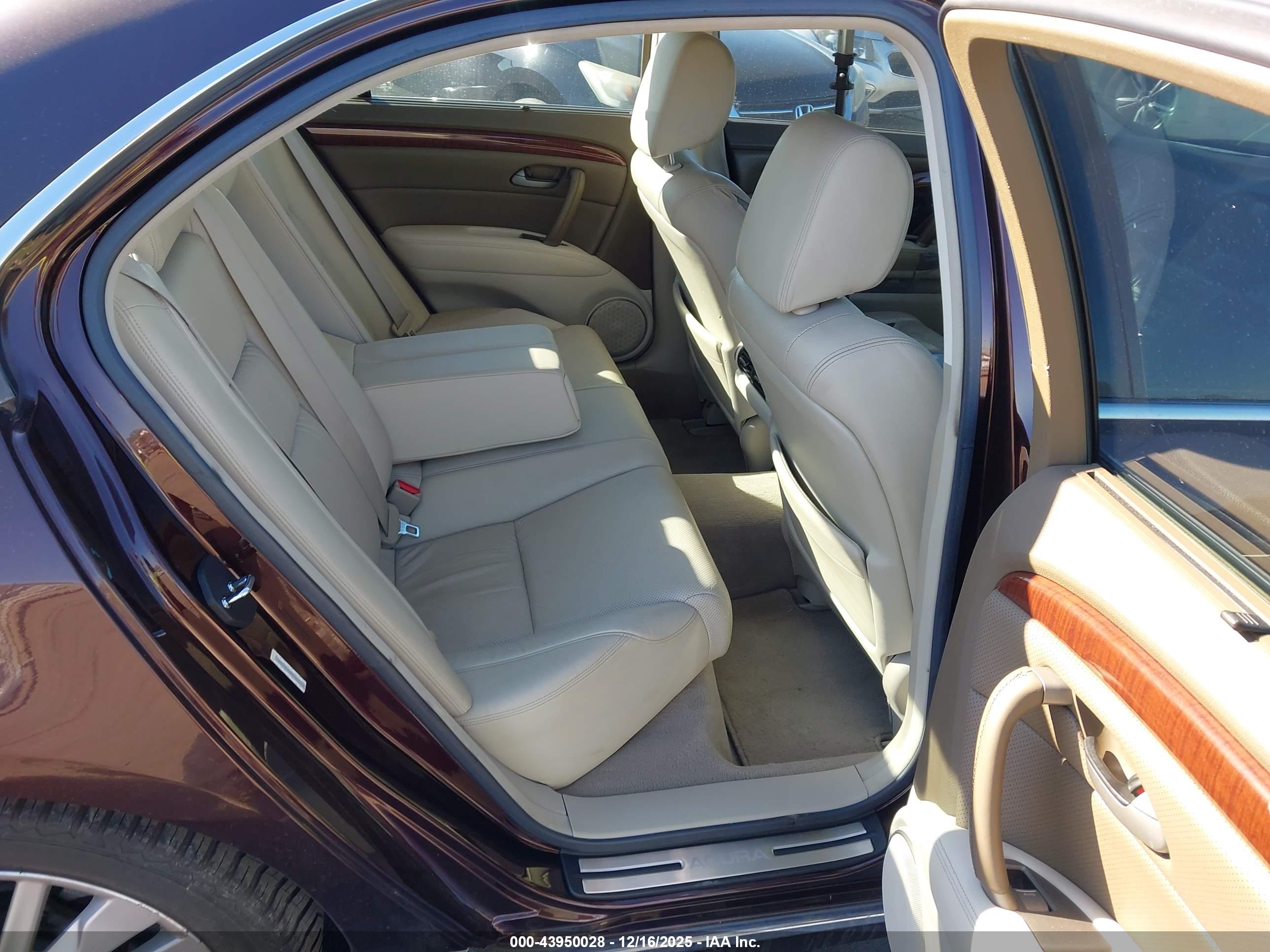 ACURA RL image 8