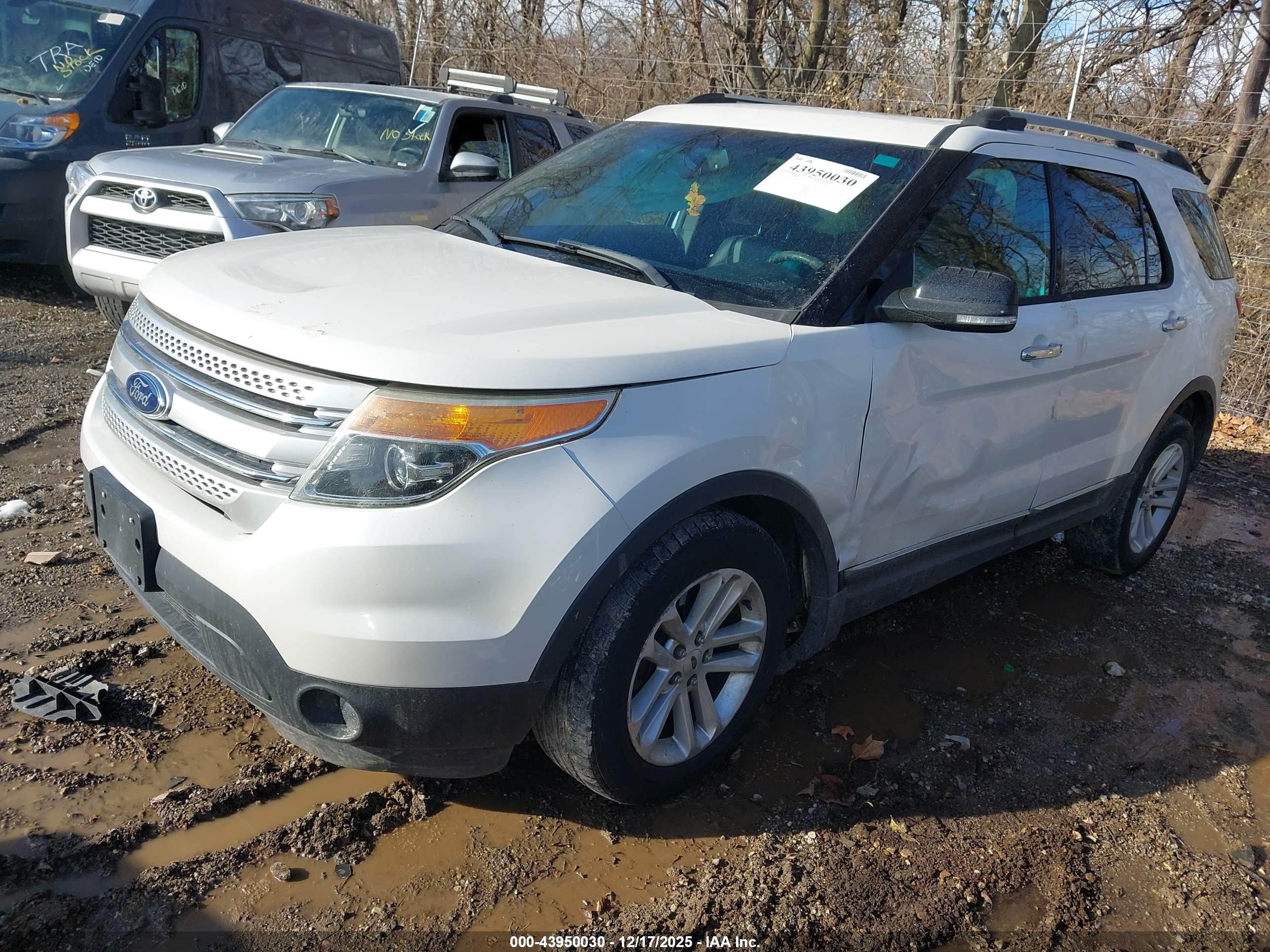 FORD EXPLORER image 2