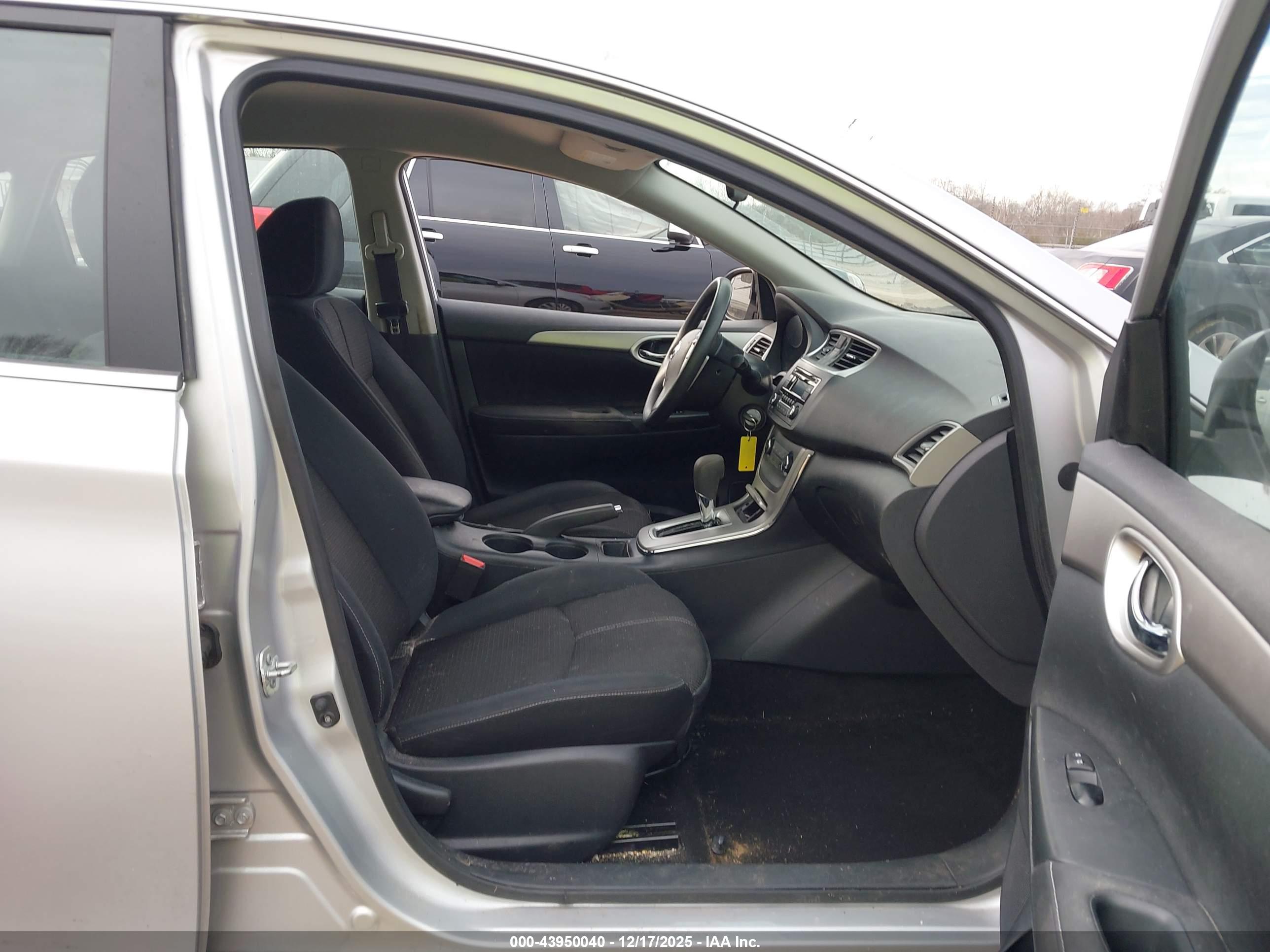 NISSAN SENTRA image 5
