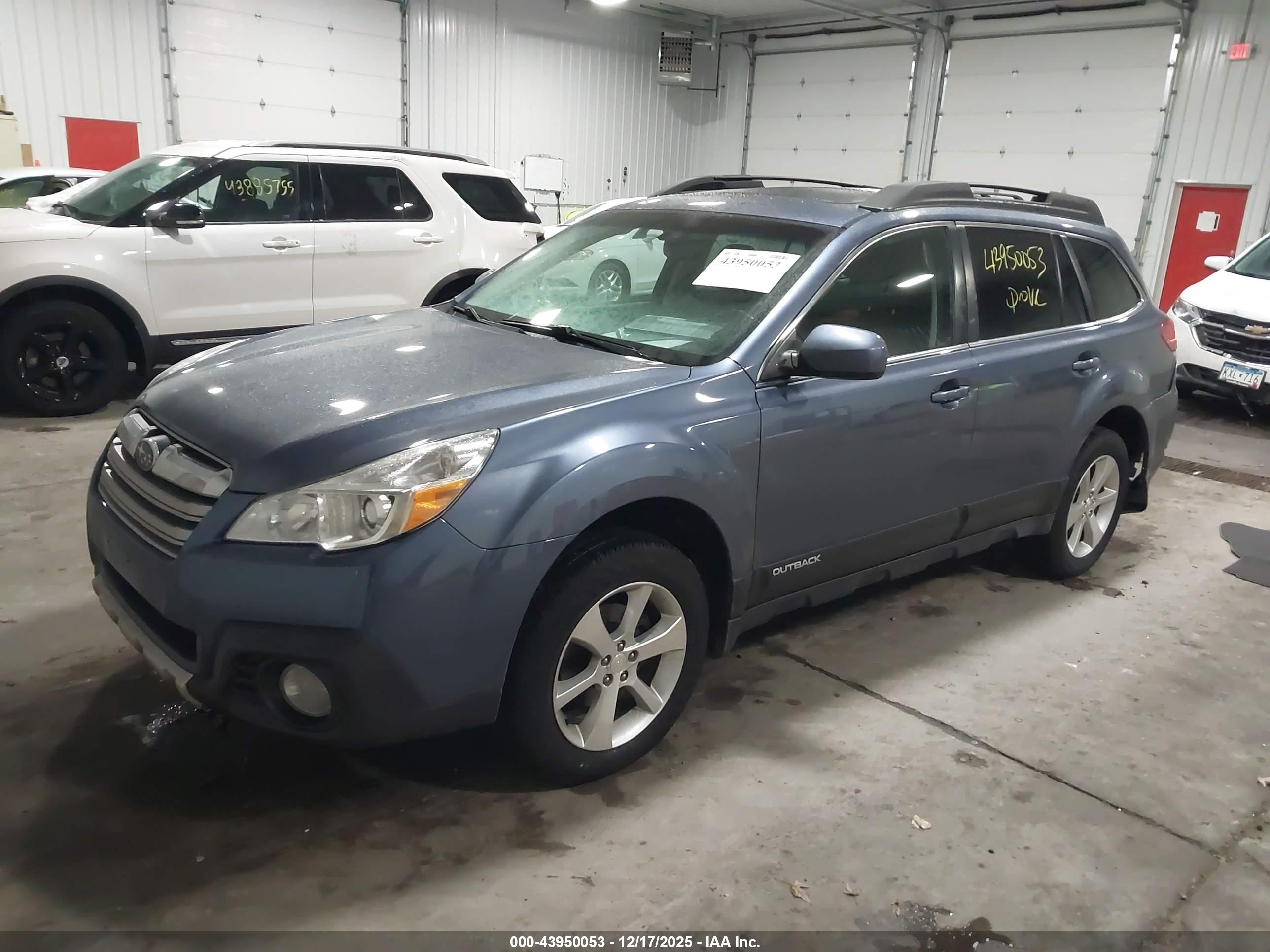 SUBARU OUTBACK image 2