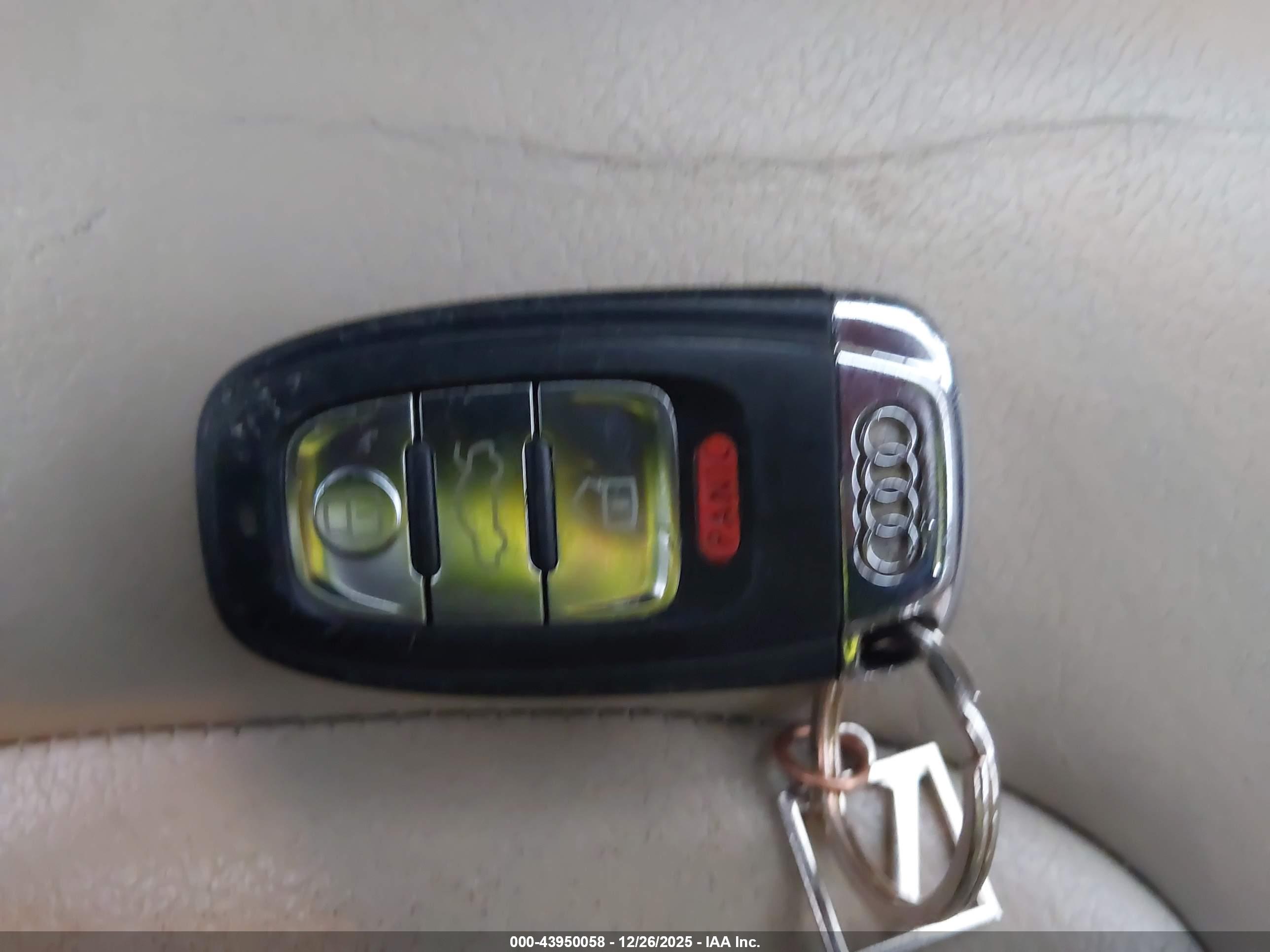 AUDI A4 image 11