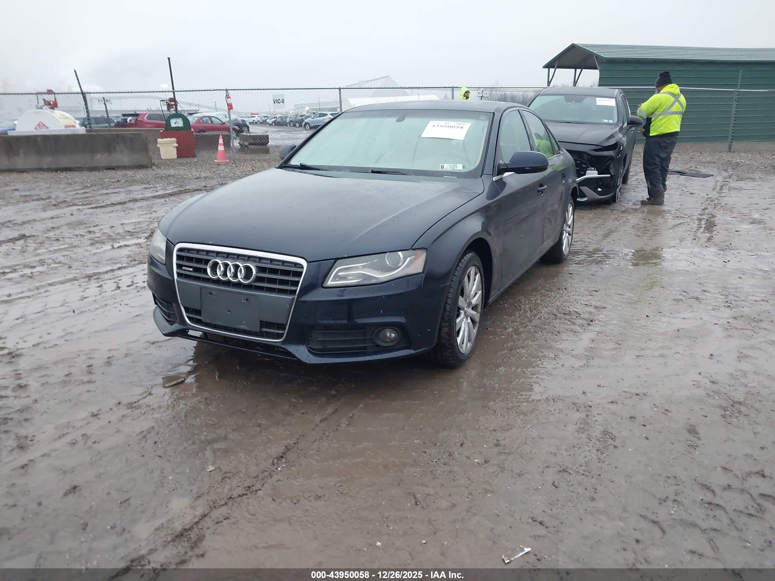 AUDI A4 image 2