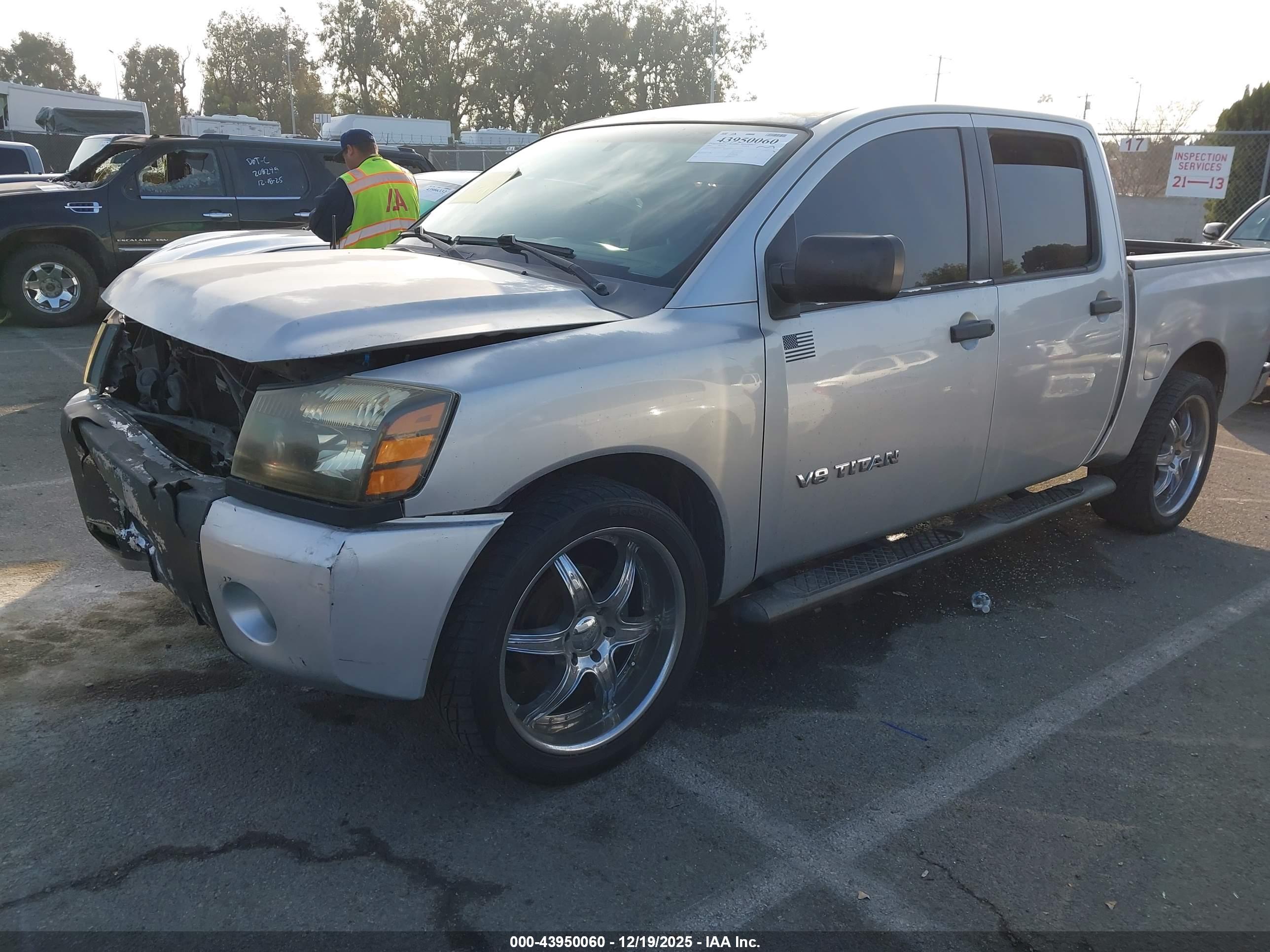 NISSAN TITAN image 2