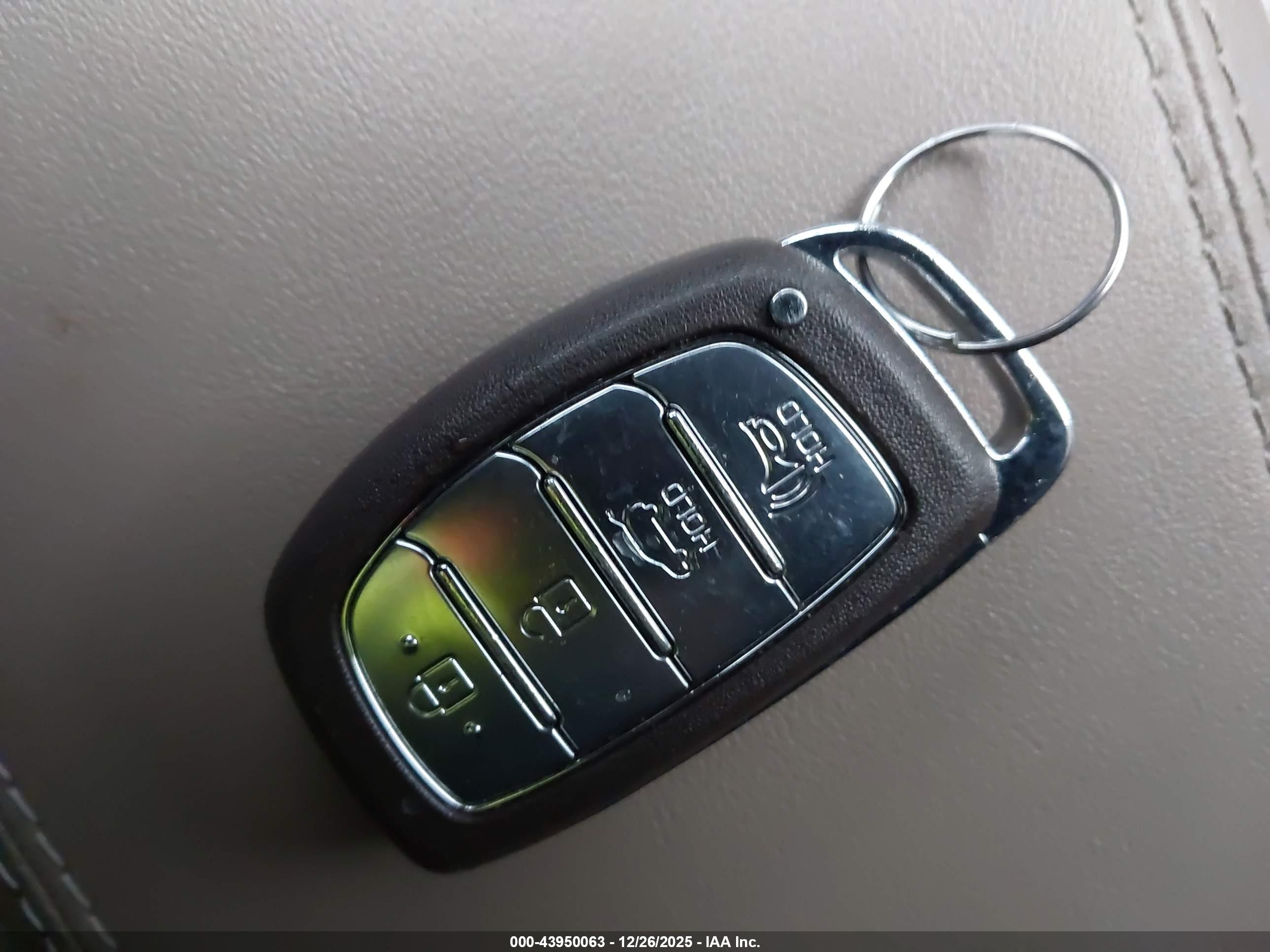 HYUNDAI TUCSON image 11