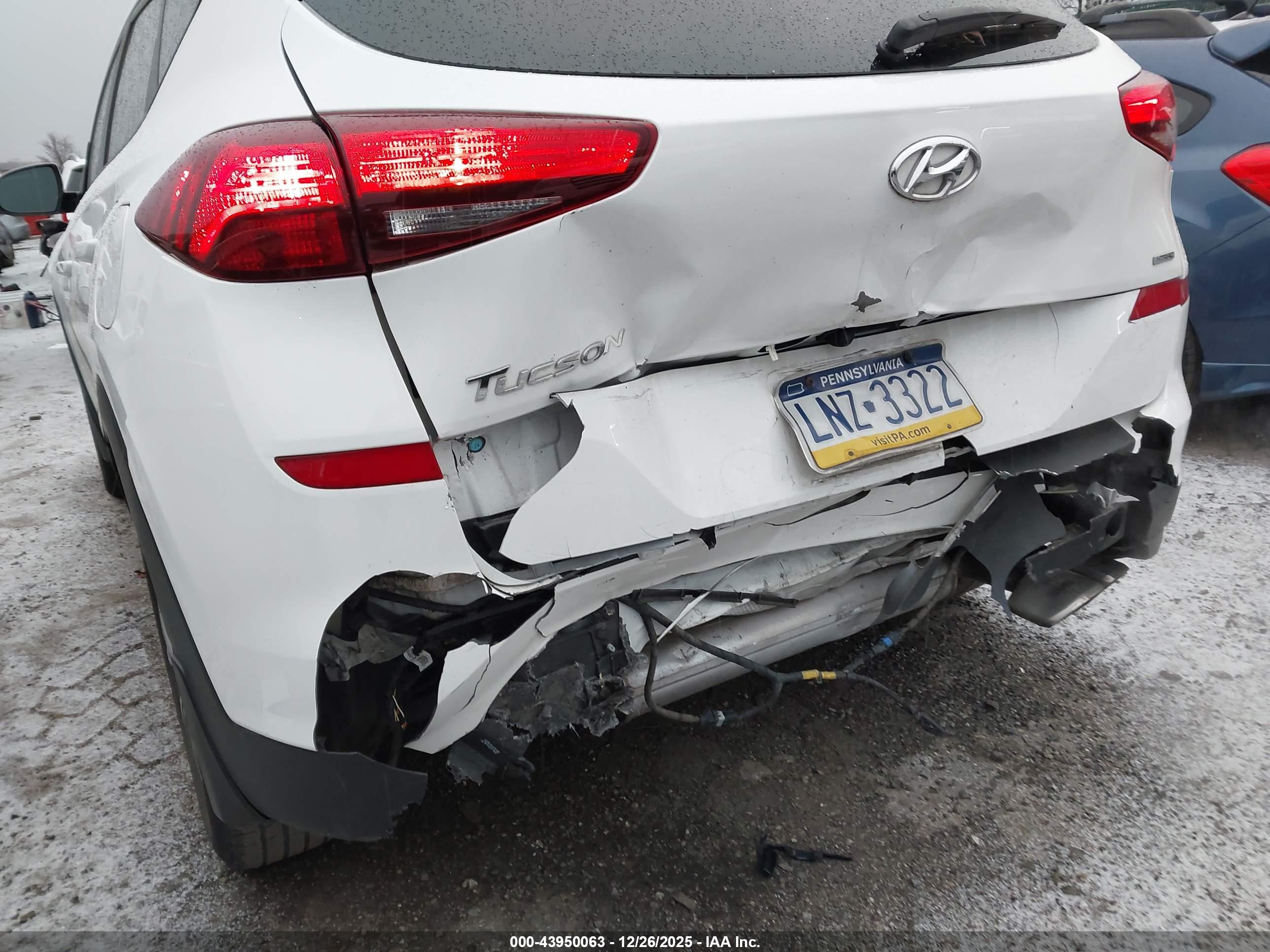 HYUNDAI TUCSON image 6