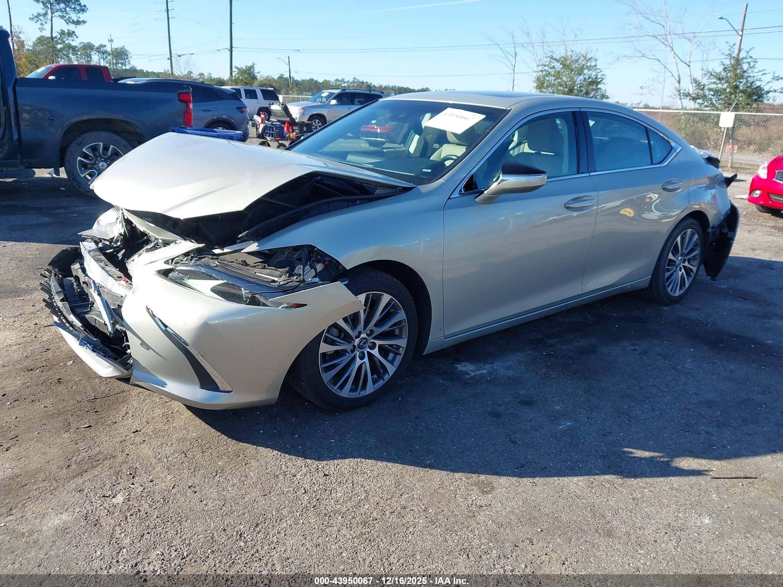 LEXUS ES image 2