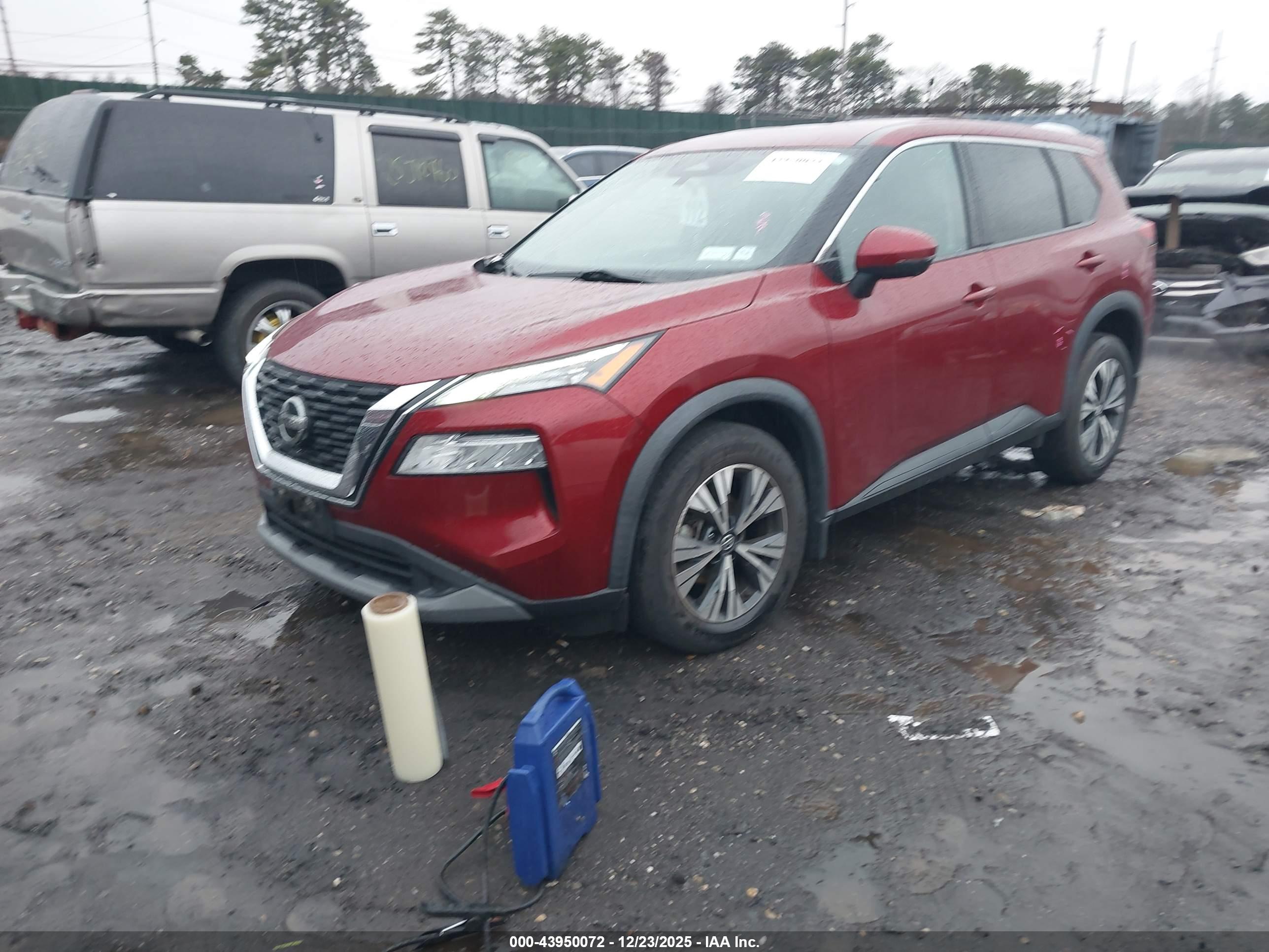 NISSAN ROGUE image 2