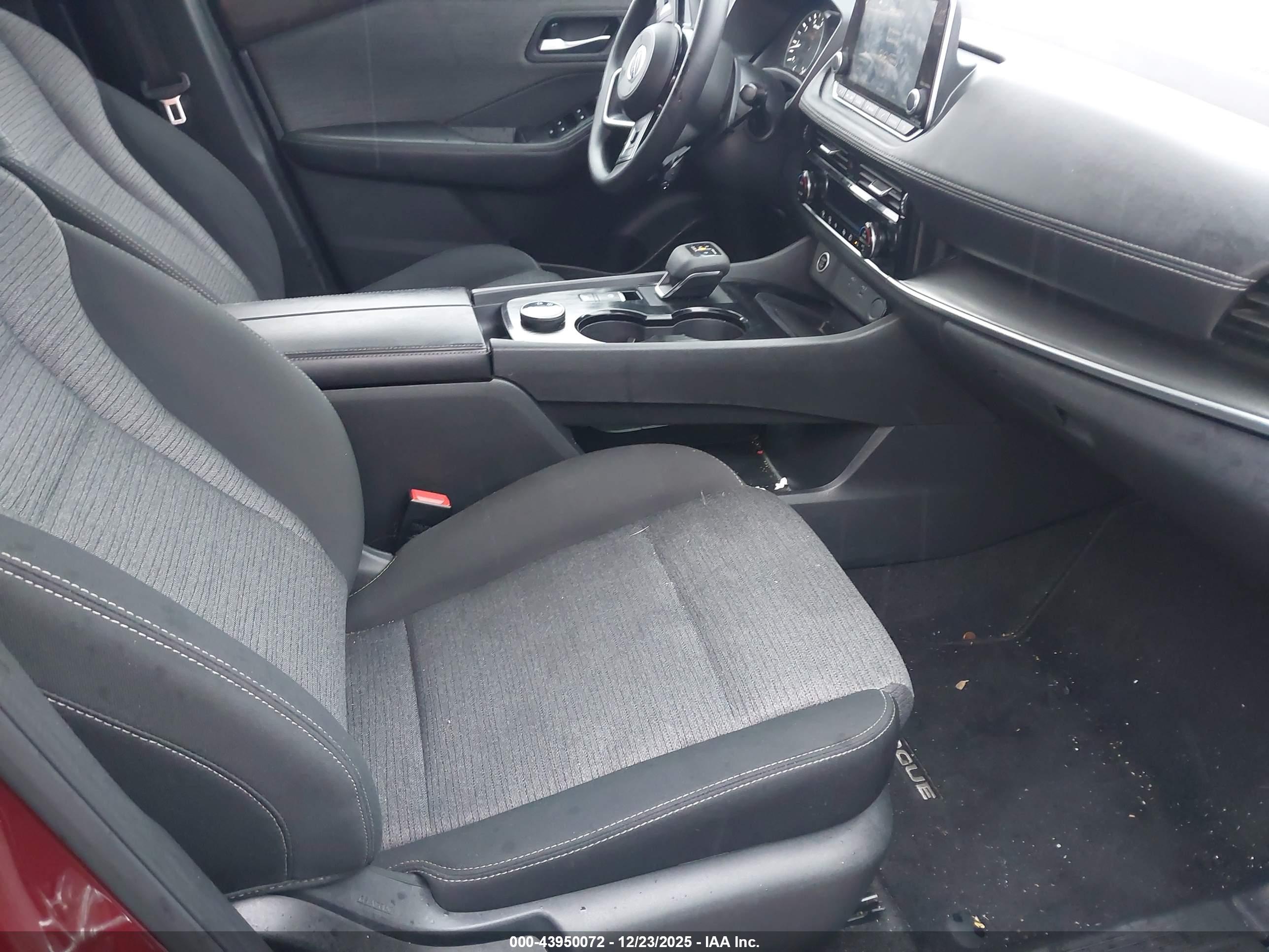 NISSAN ROGUE image 5