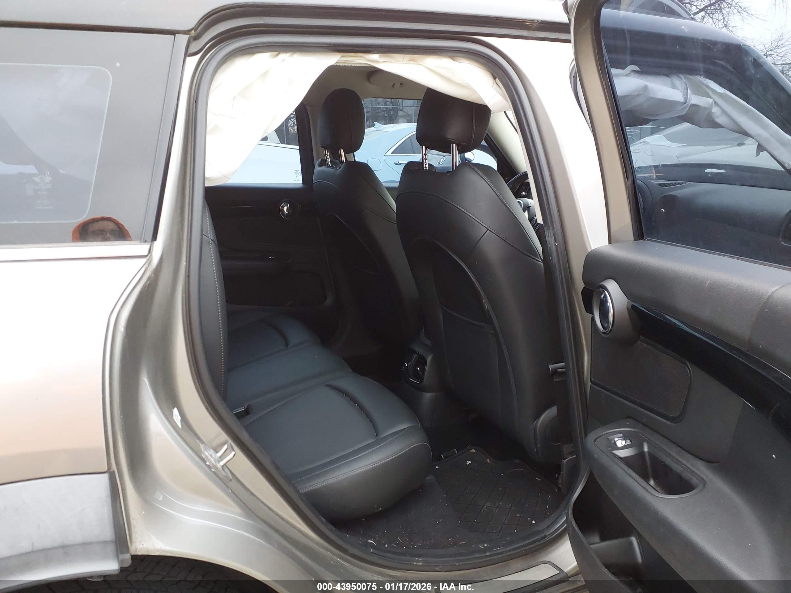 MINI COUNTRYMAN image 8