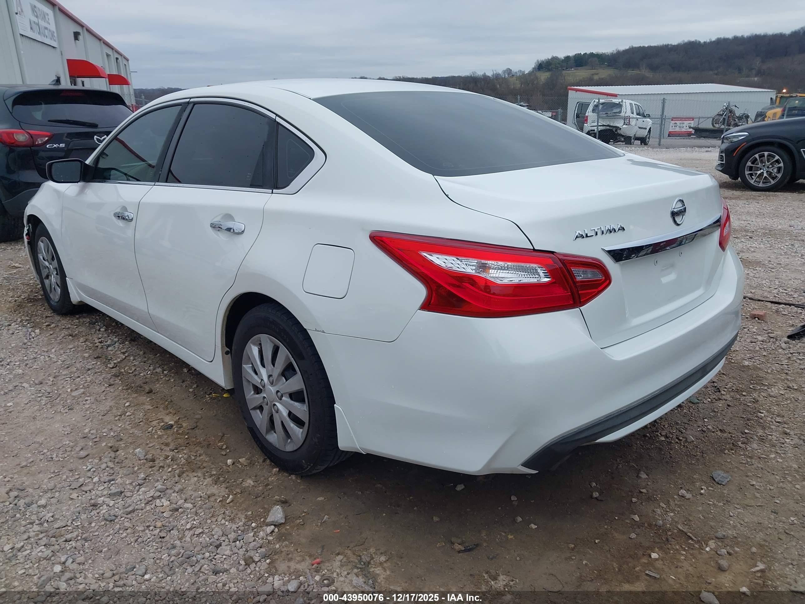 NISSAN ALTIMA image 3