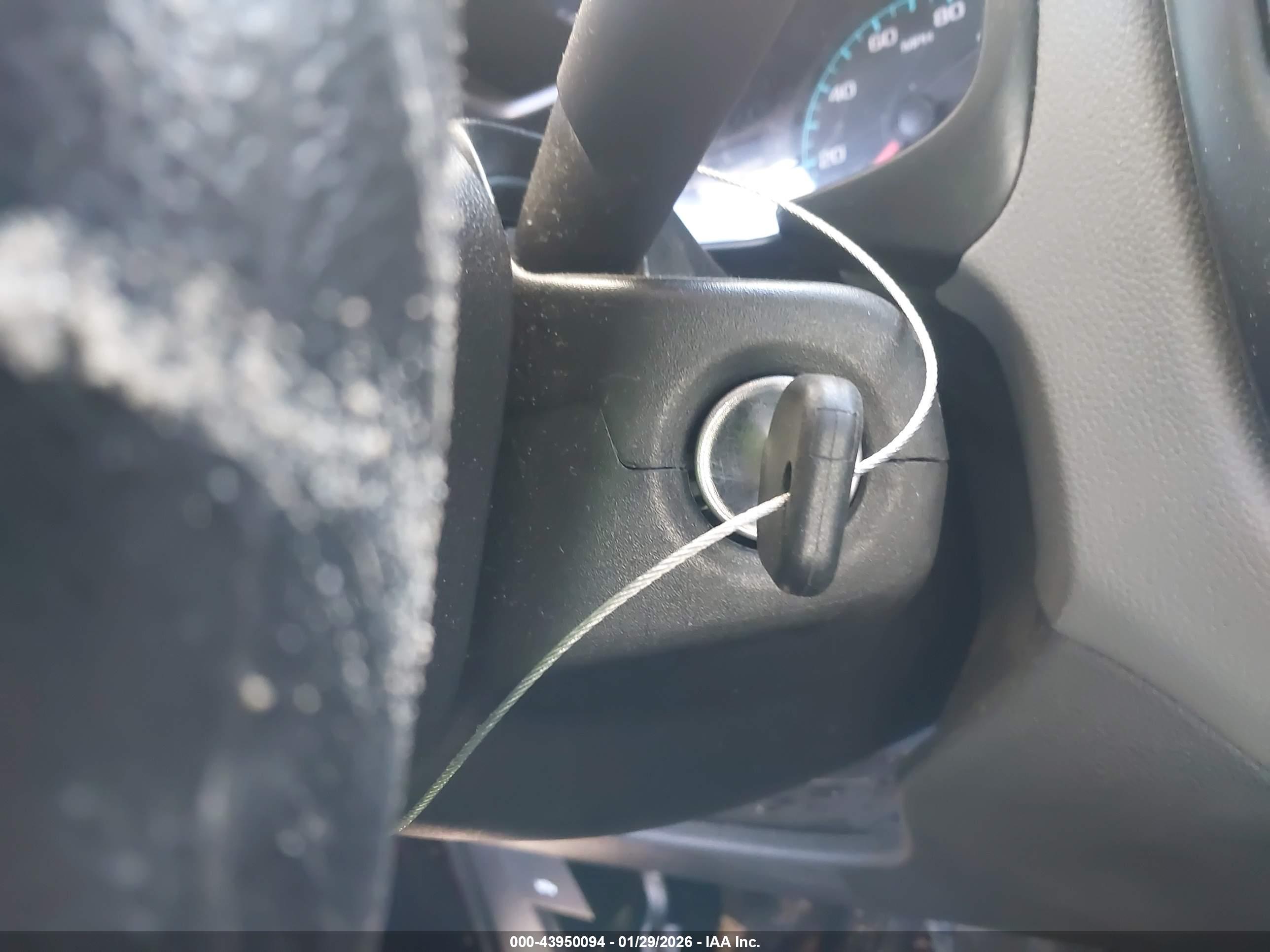 CHEVROLET COLORADO image 11