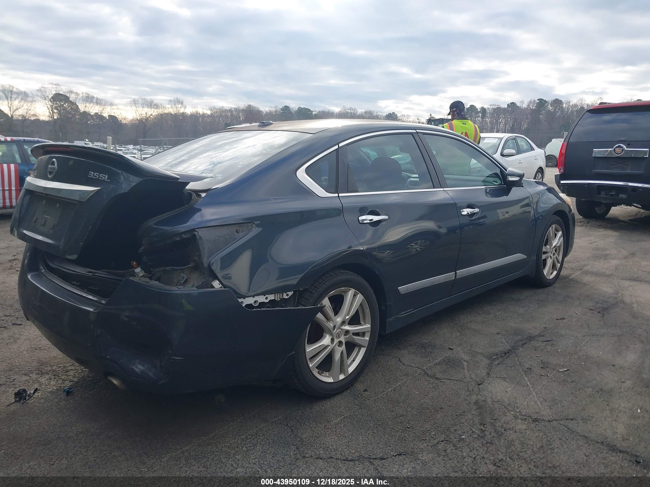 NISSAN ALTIMA image 4
