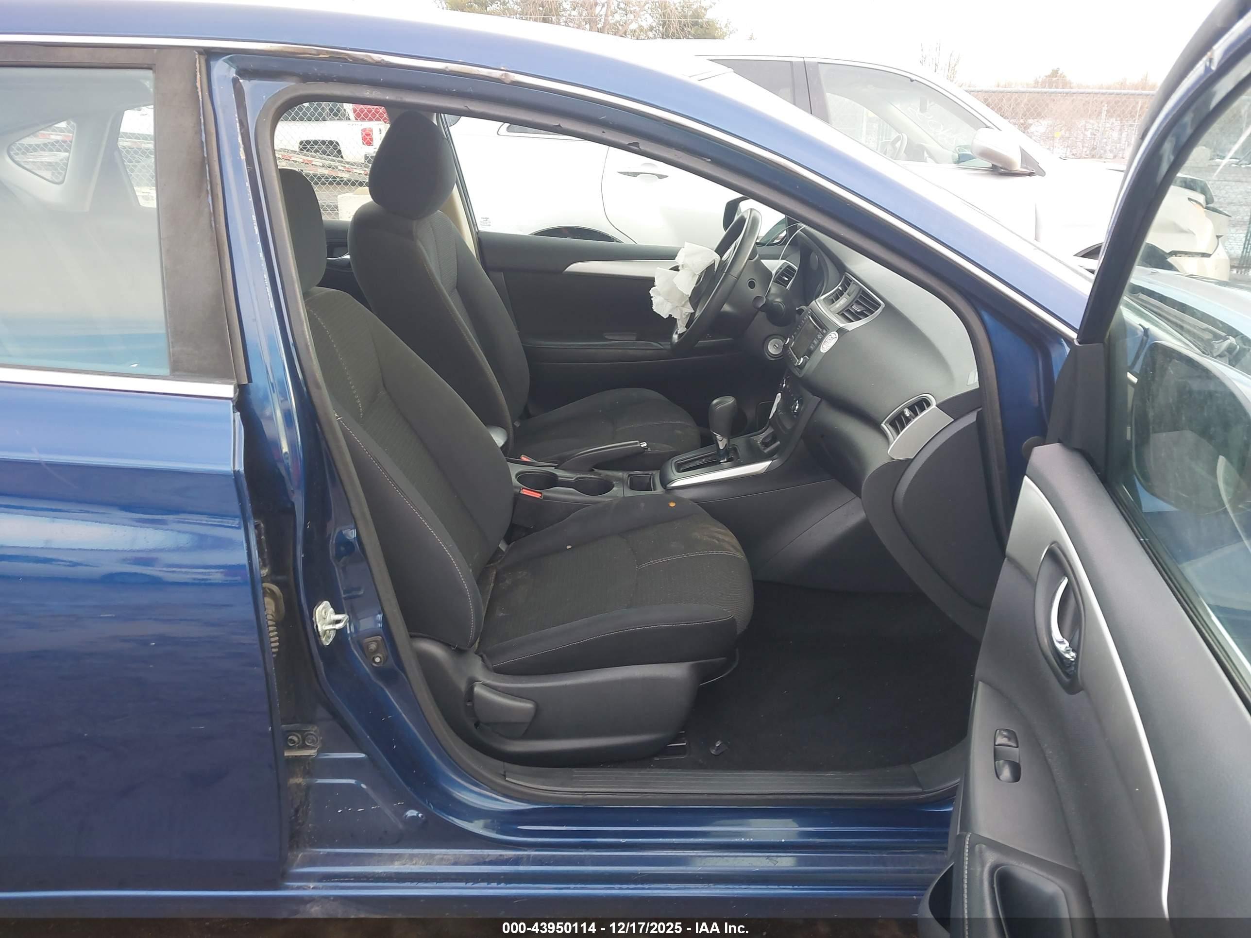 NISSAN SENTRA image 5