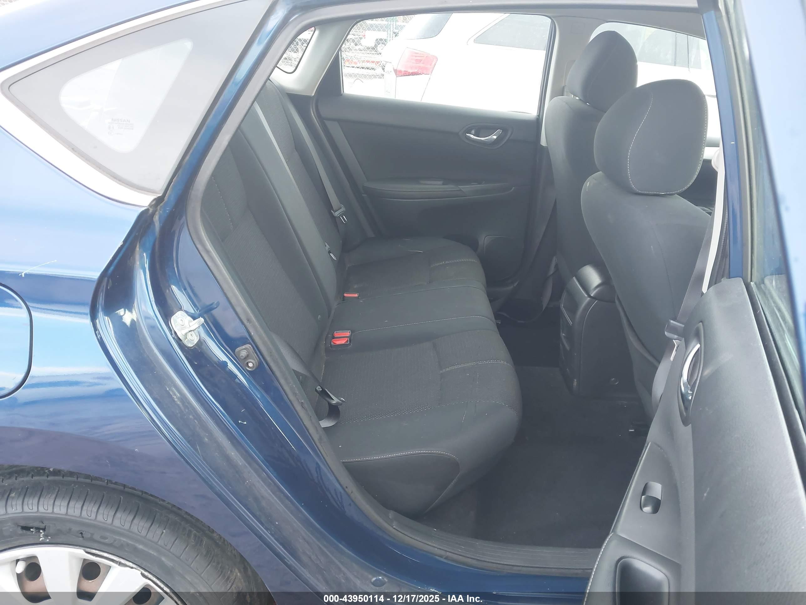 NISSAN SENTRA image 8