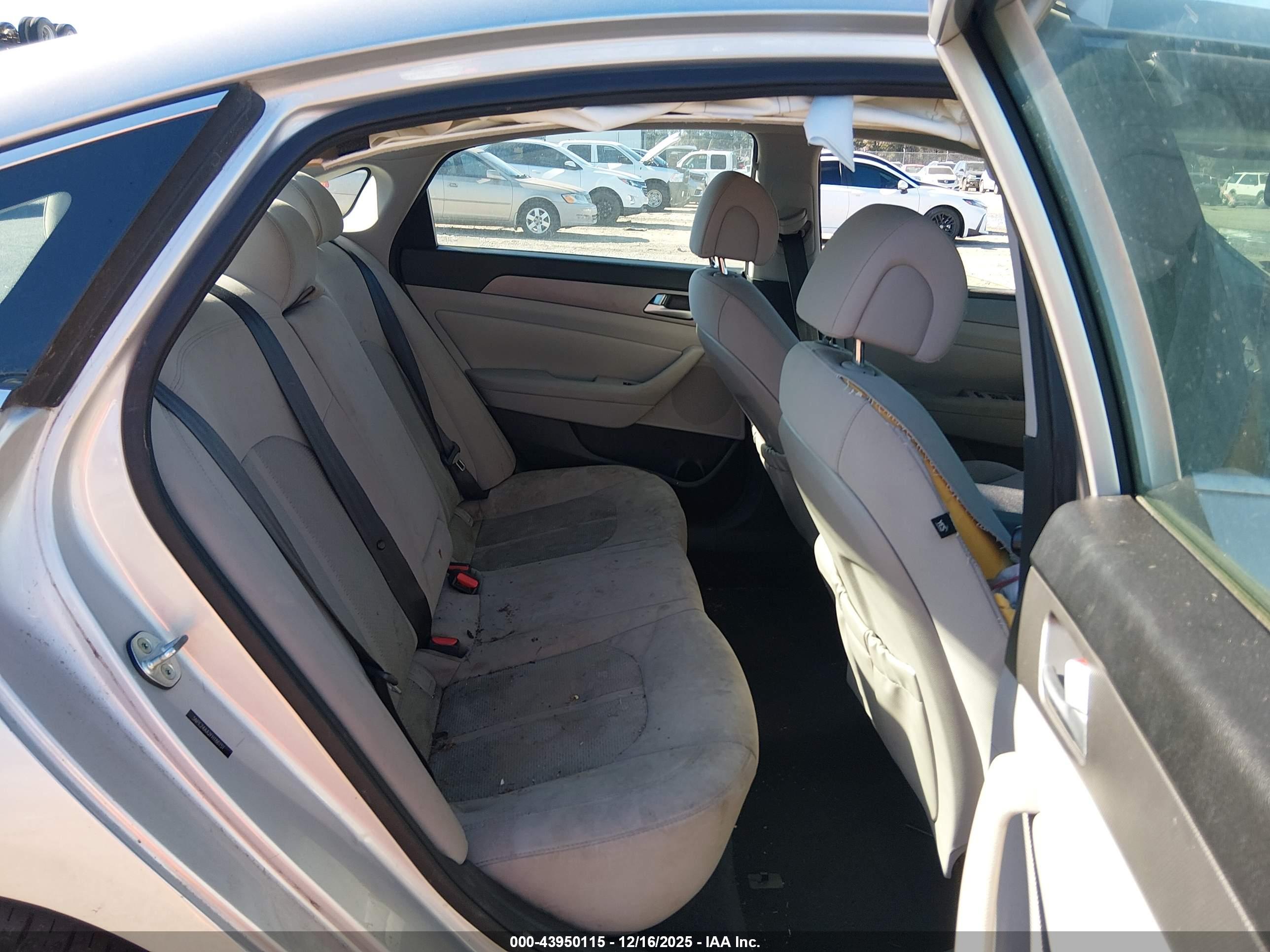 HYUNDAI SONATA image 8