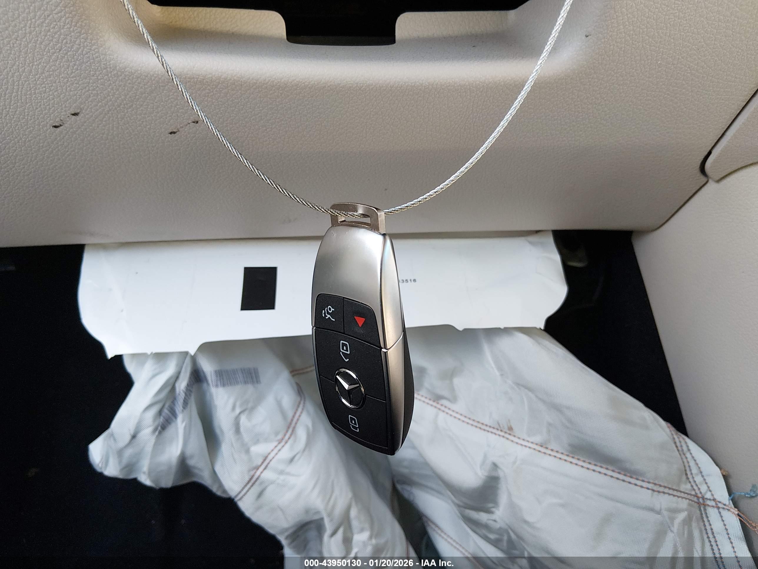 MERCEDES-BENZ GLB image 11