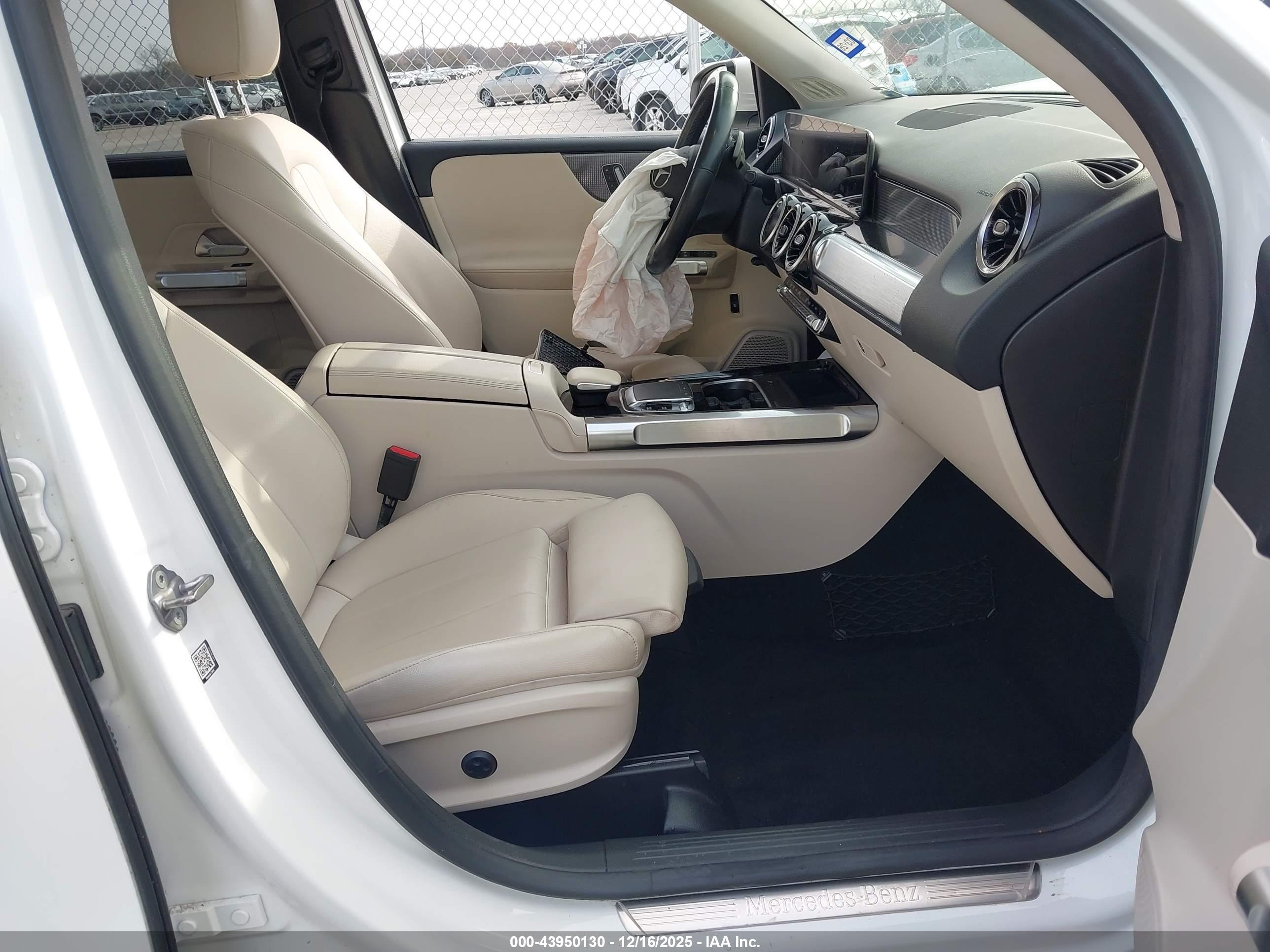 MERCEDES-BENZ GLB image 5