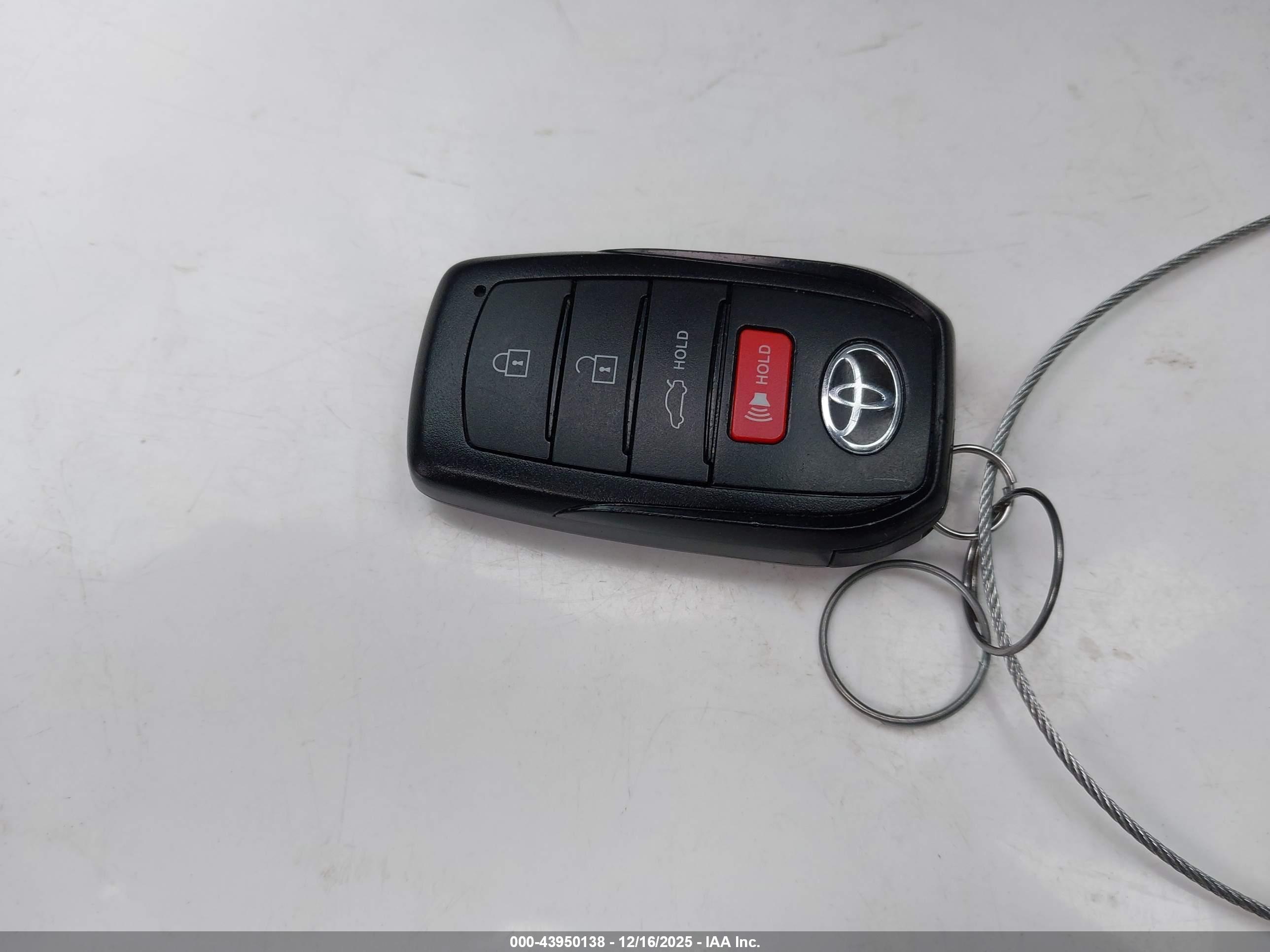 TOYOTA COROLLA image 11