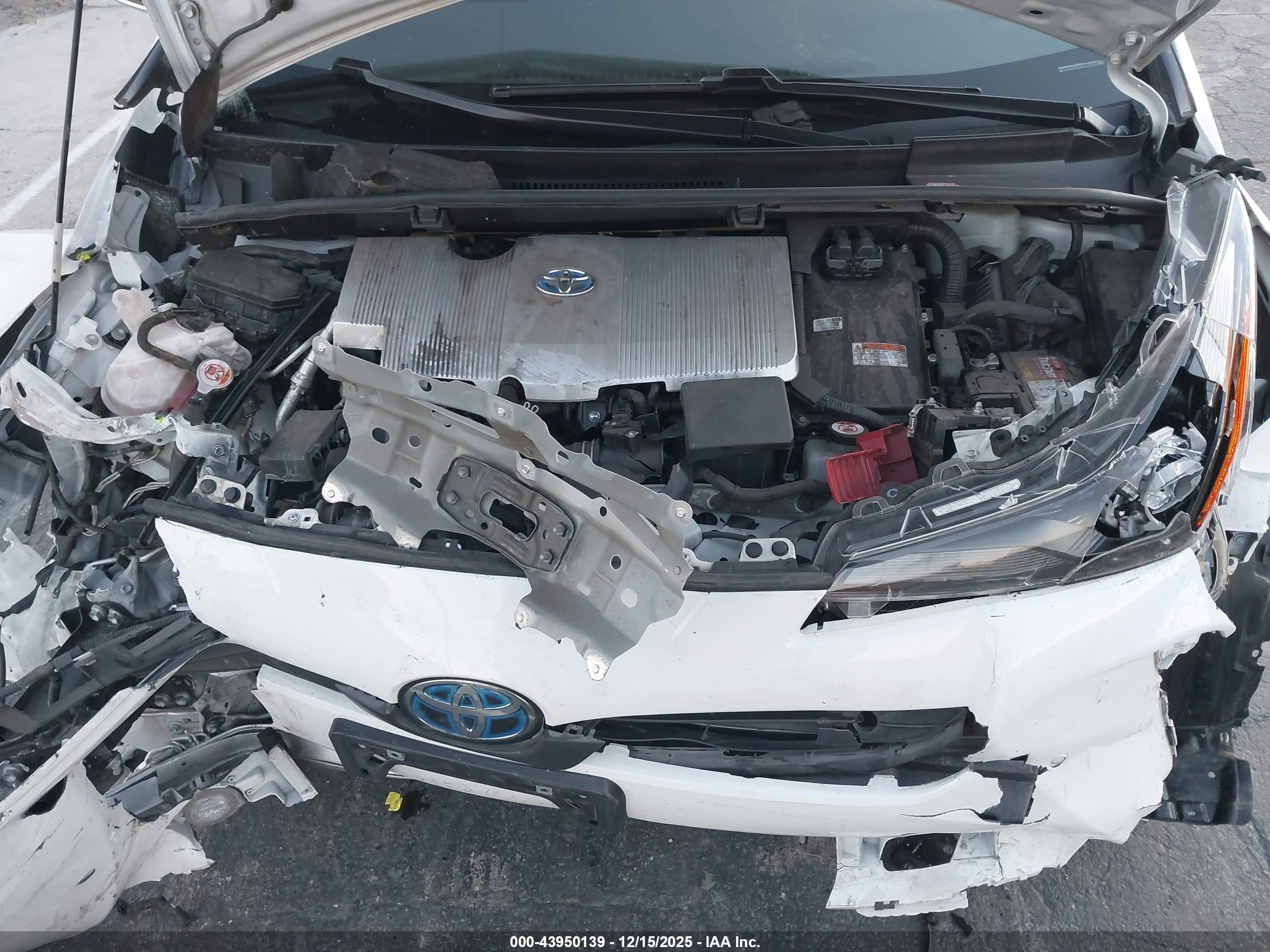 TOYOTA PRIUS image 10