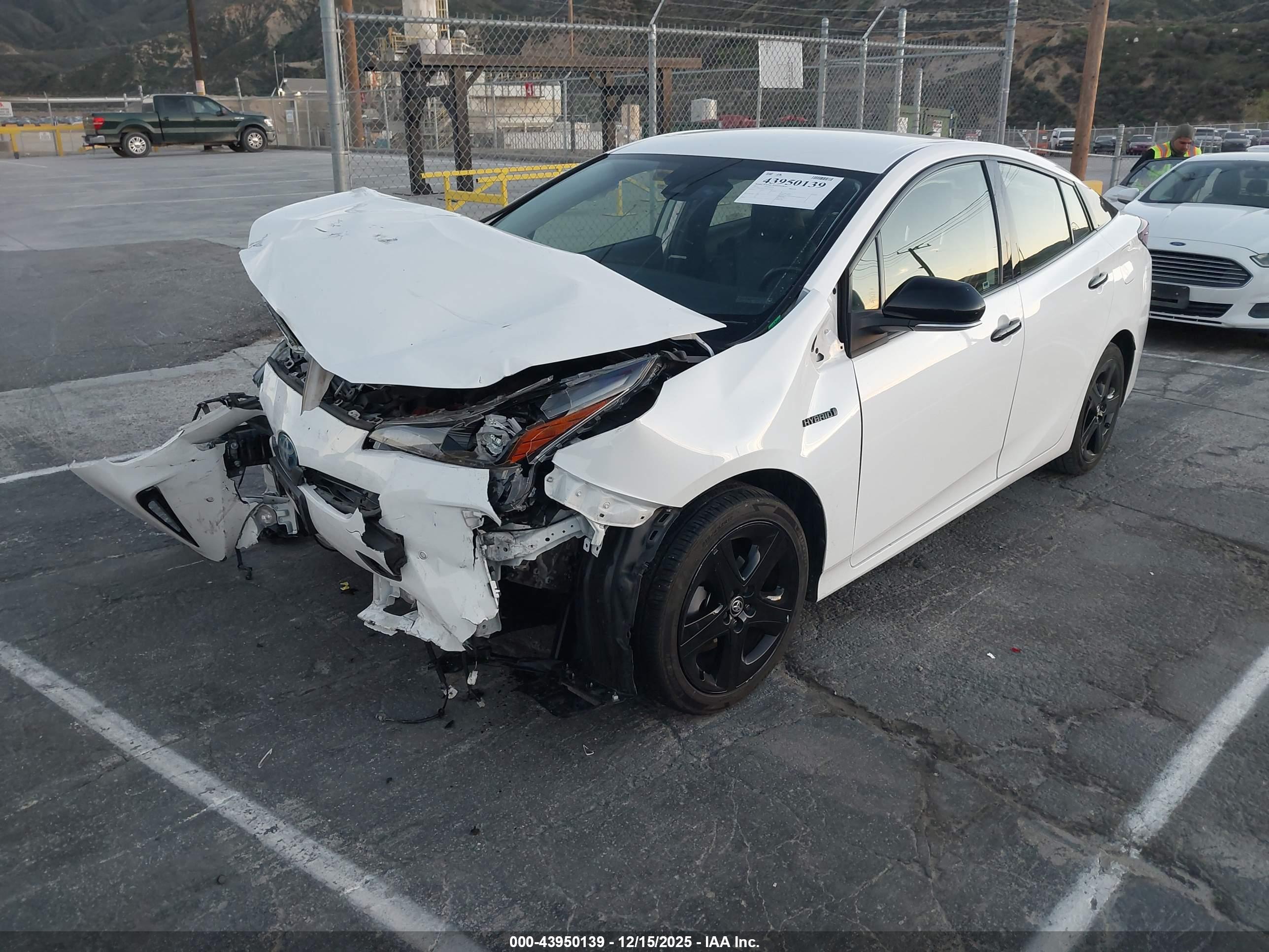 TOYOTA PRIUS image 2