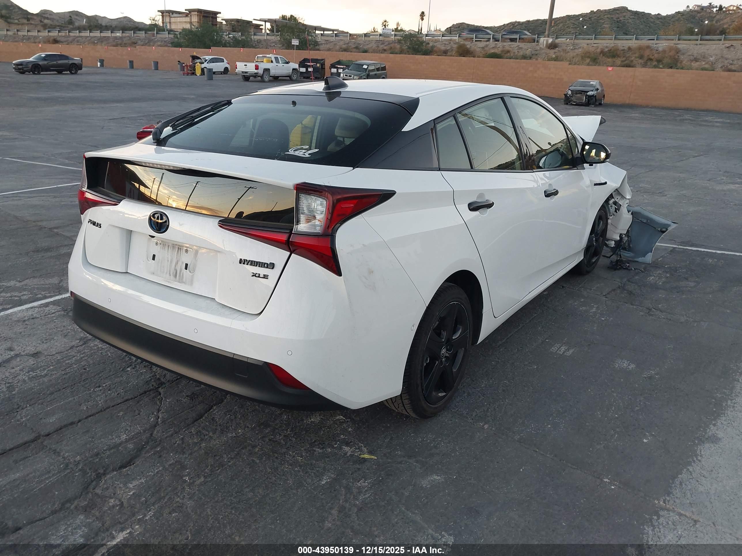 TOYOTA PRIUS image 4