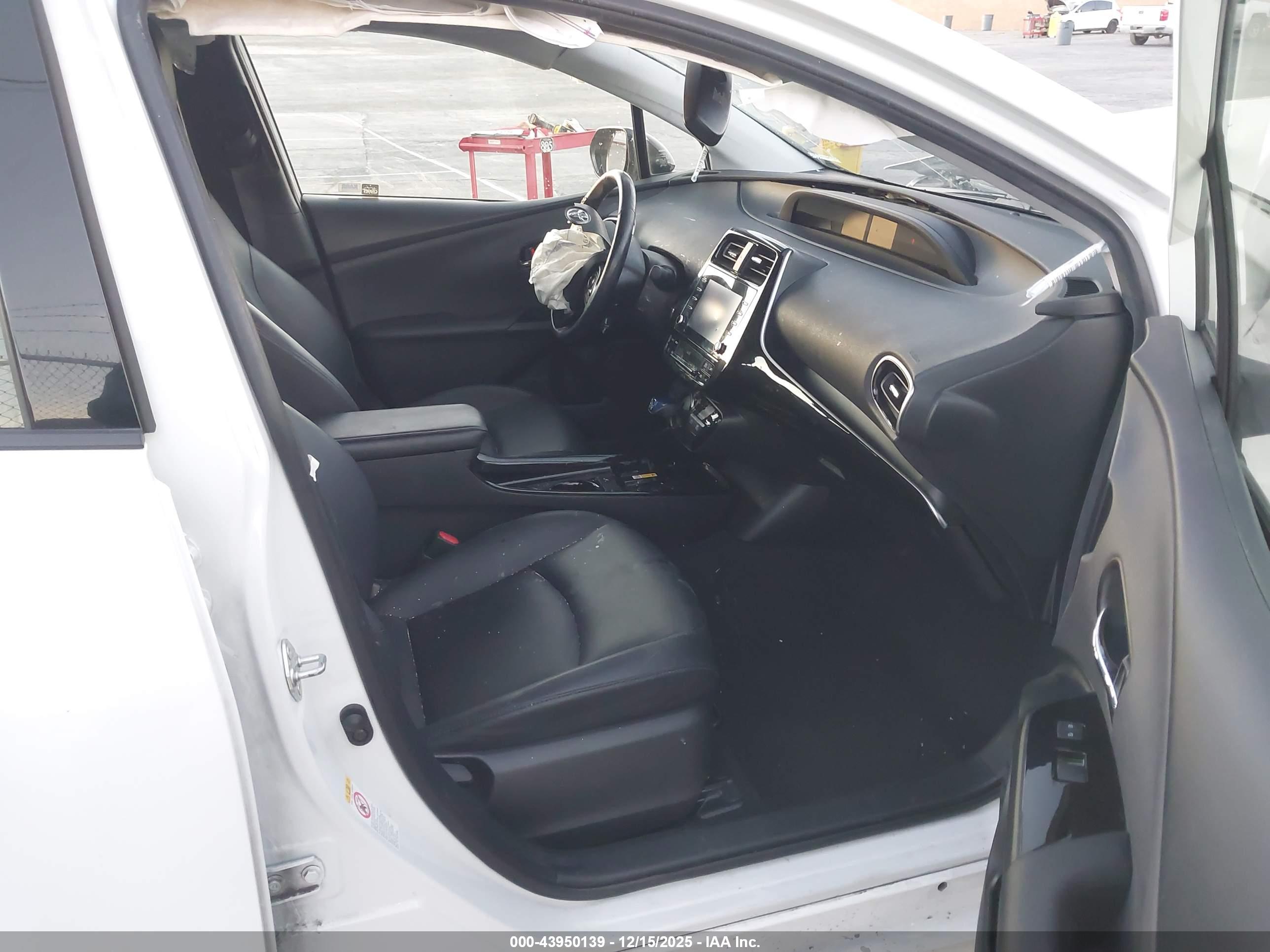 TOYOTA PRIUS image 5