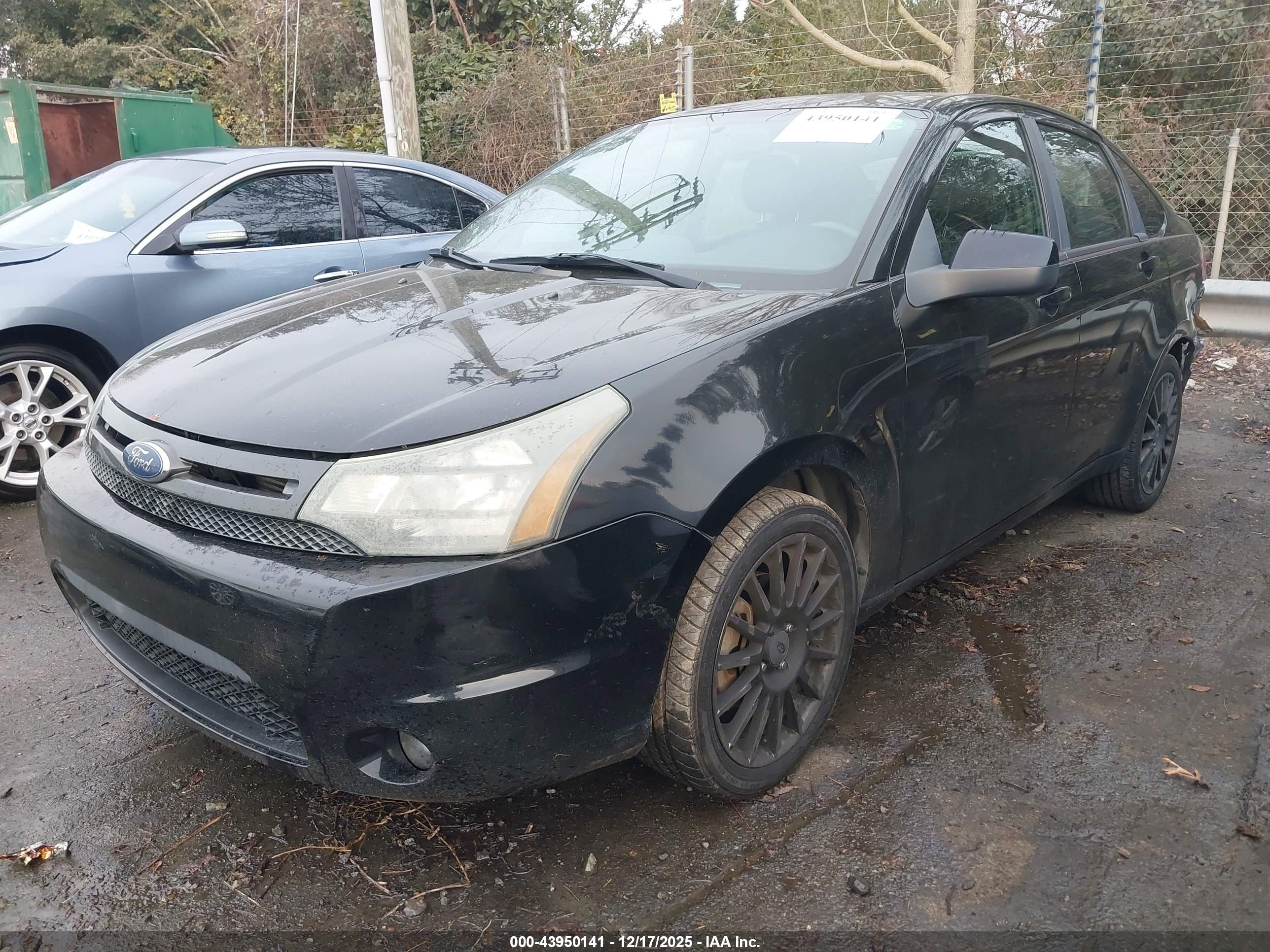 FORD FOCUS image 2