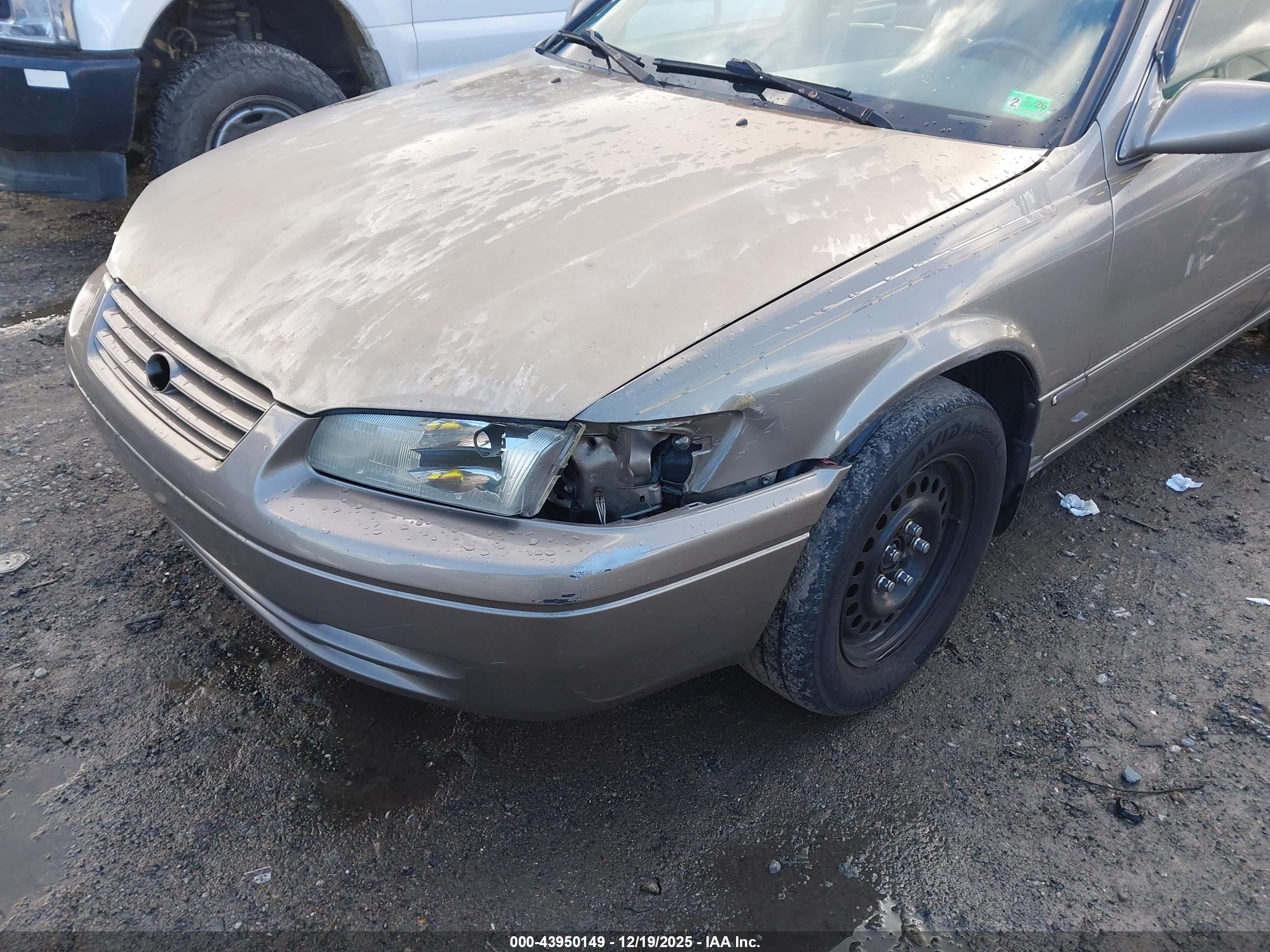 TOYOTA CAMRY image 6