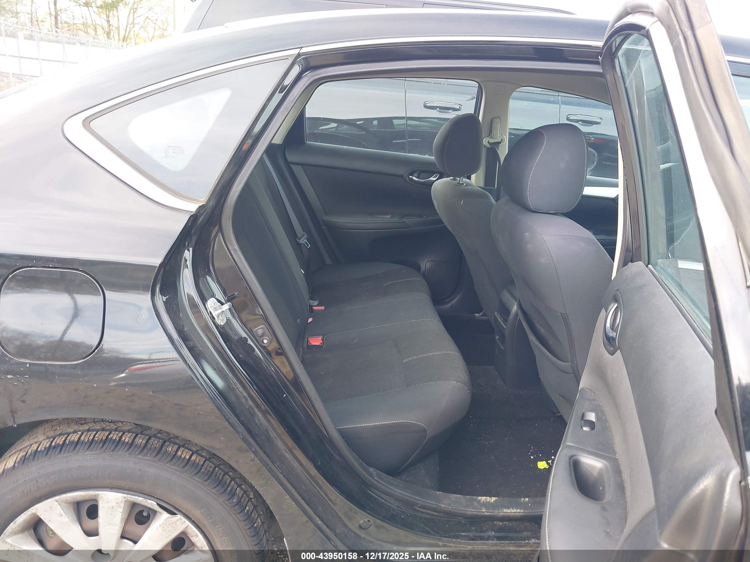 NISSAN SENTRA image 8