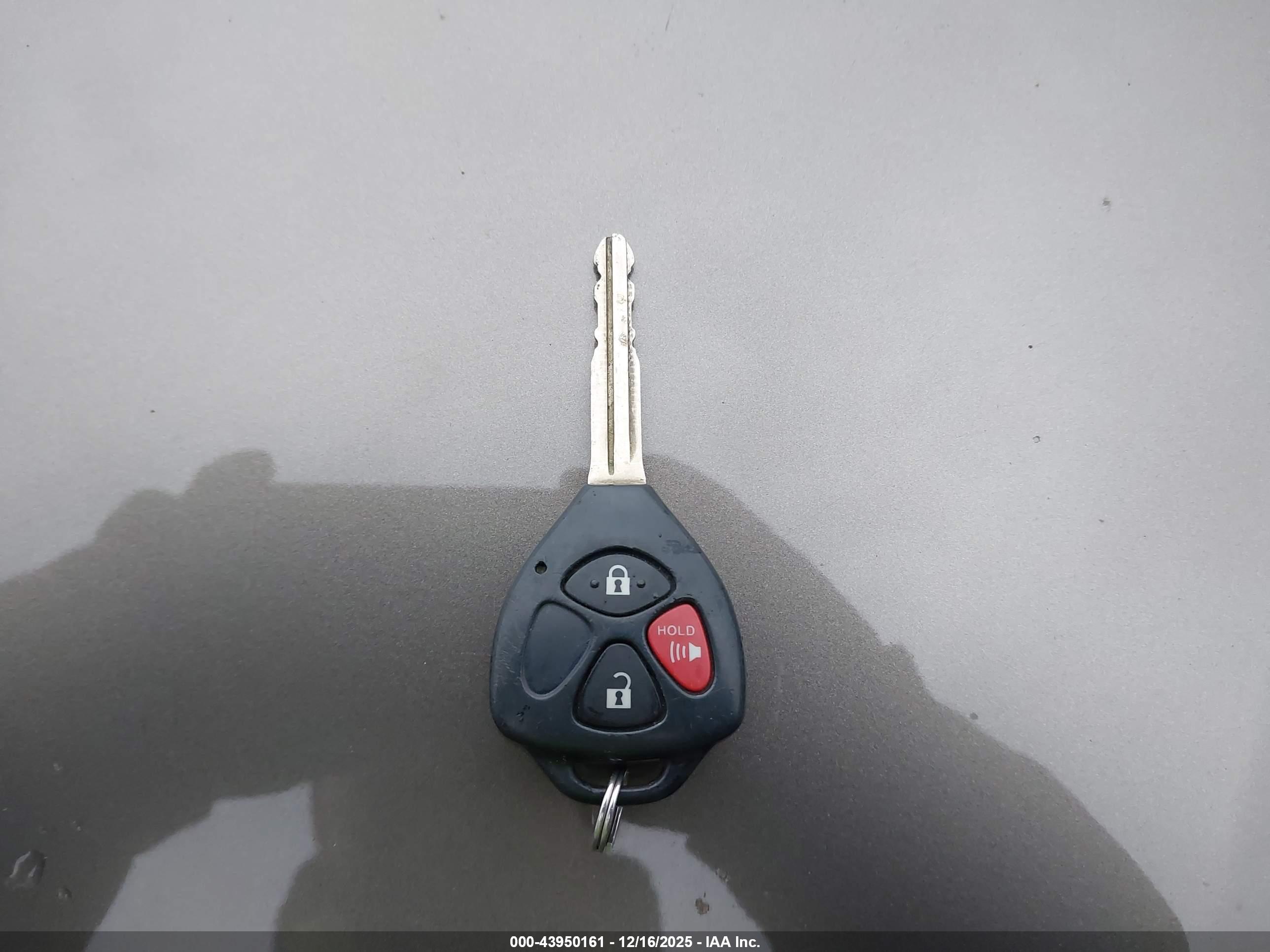 TOYOTA RAV4 image 11