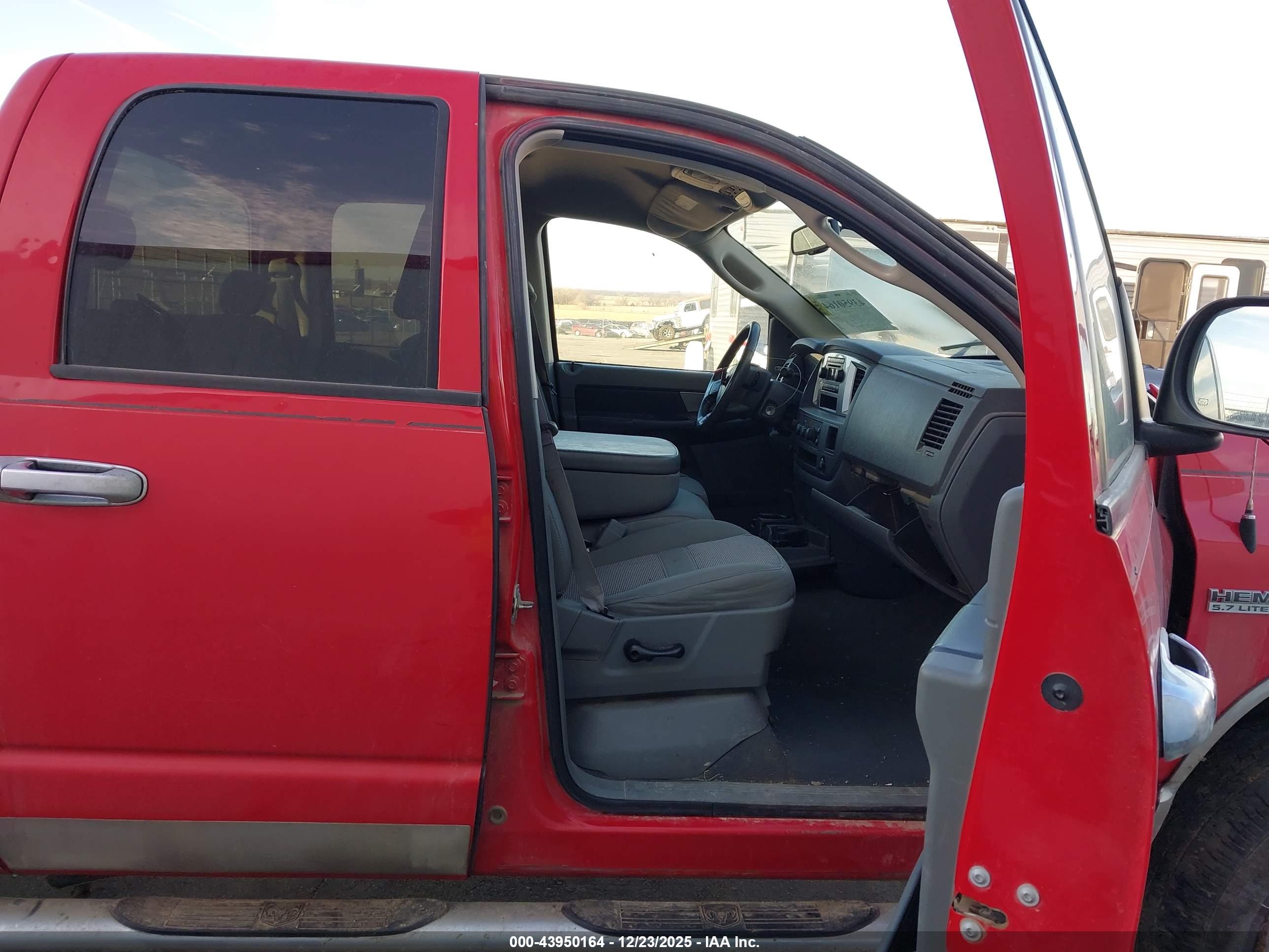 DODGE RAM image 5