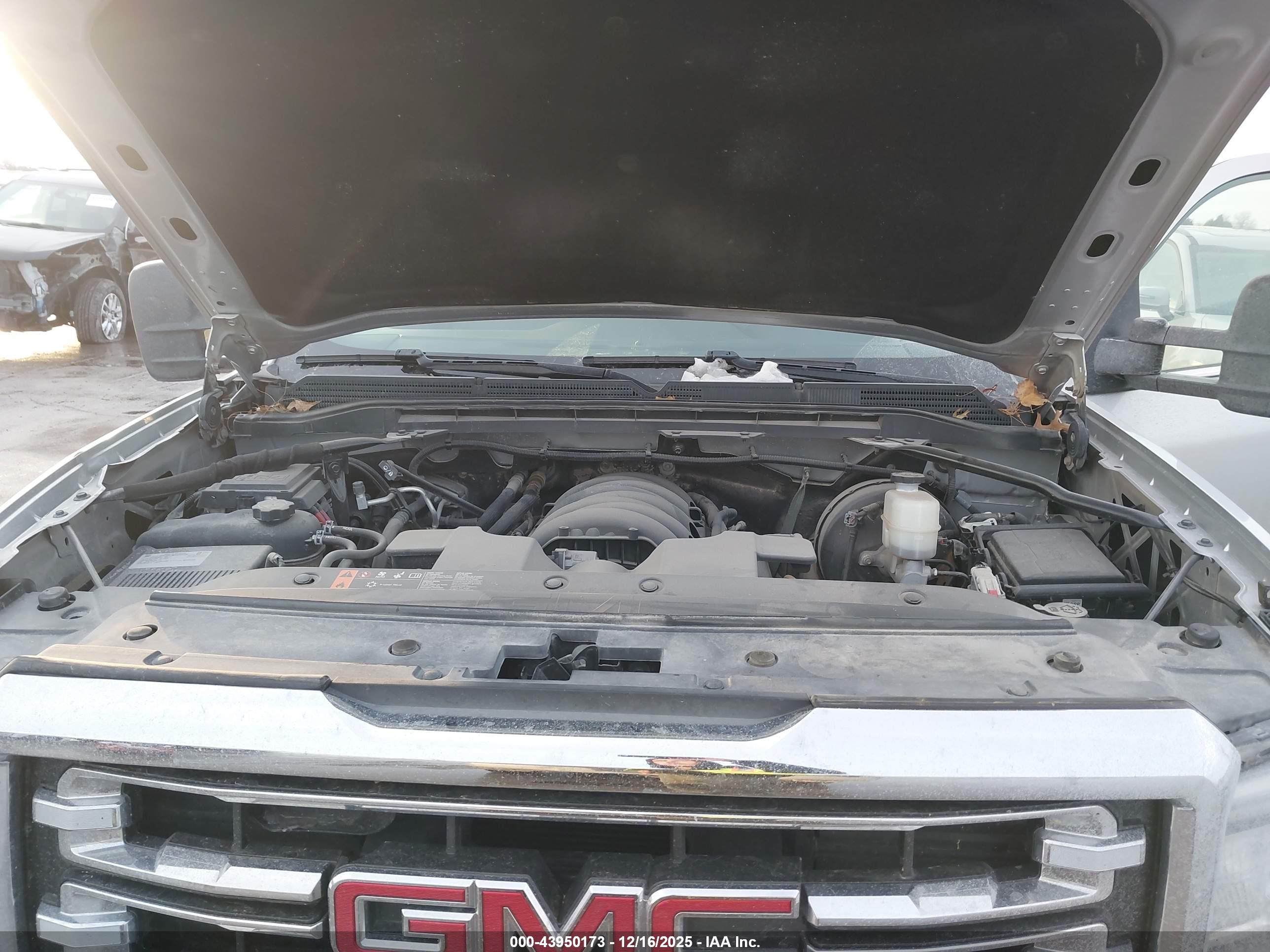 GMC SIERRA image 10