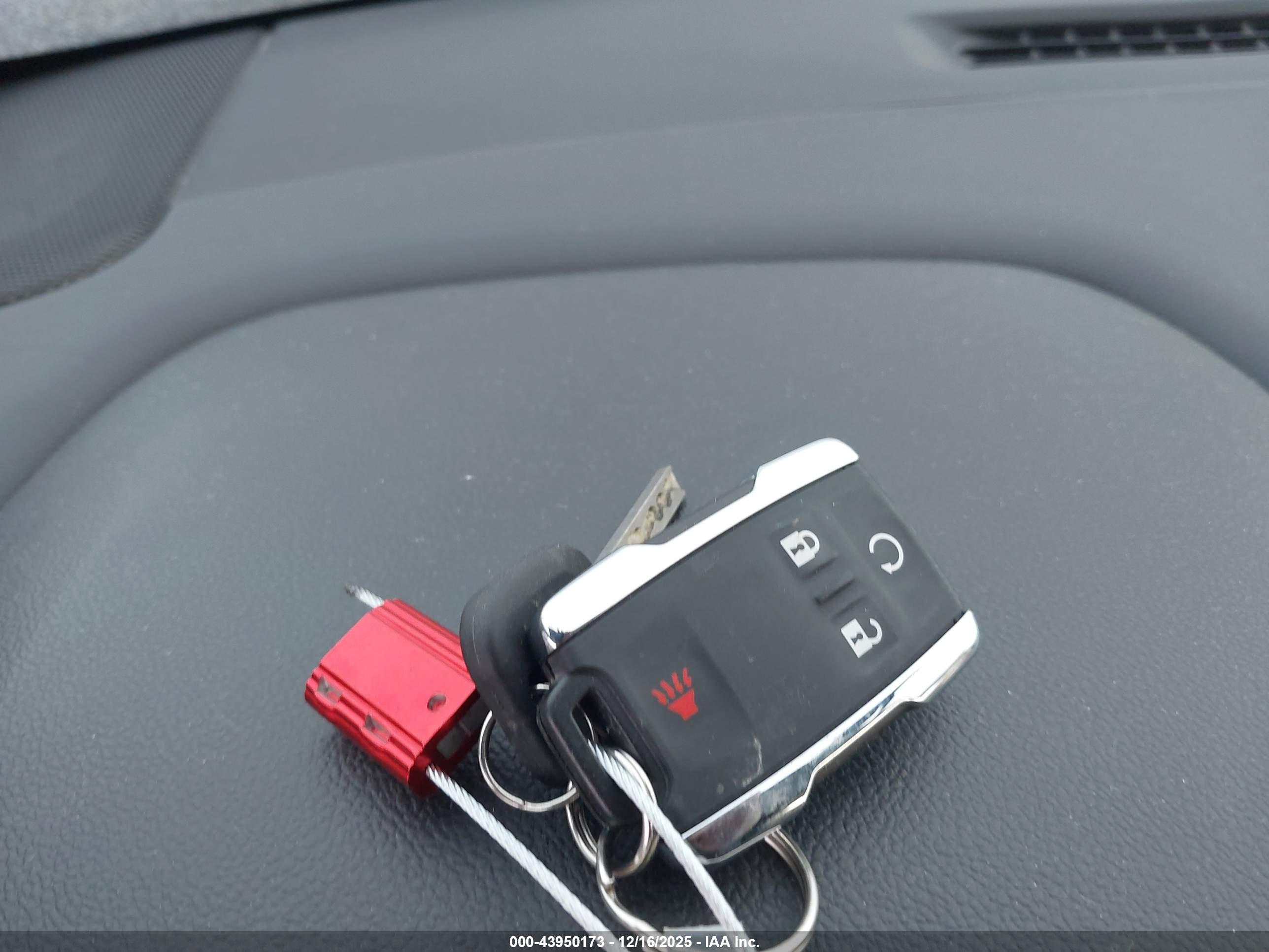GMC SIERRA image 11