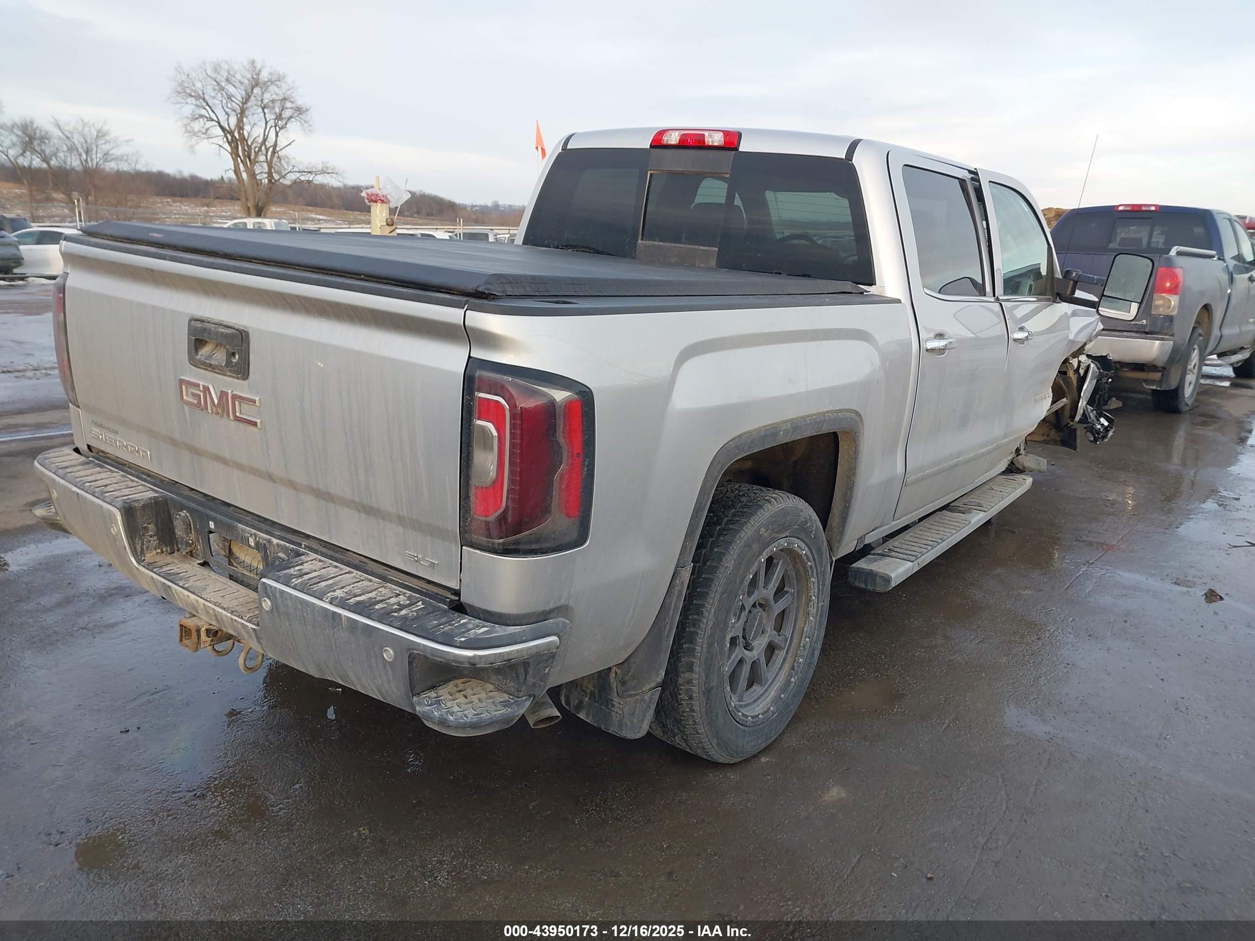GMC SIERRA image 4