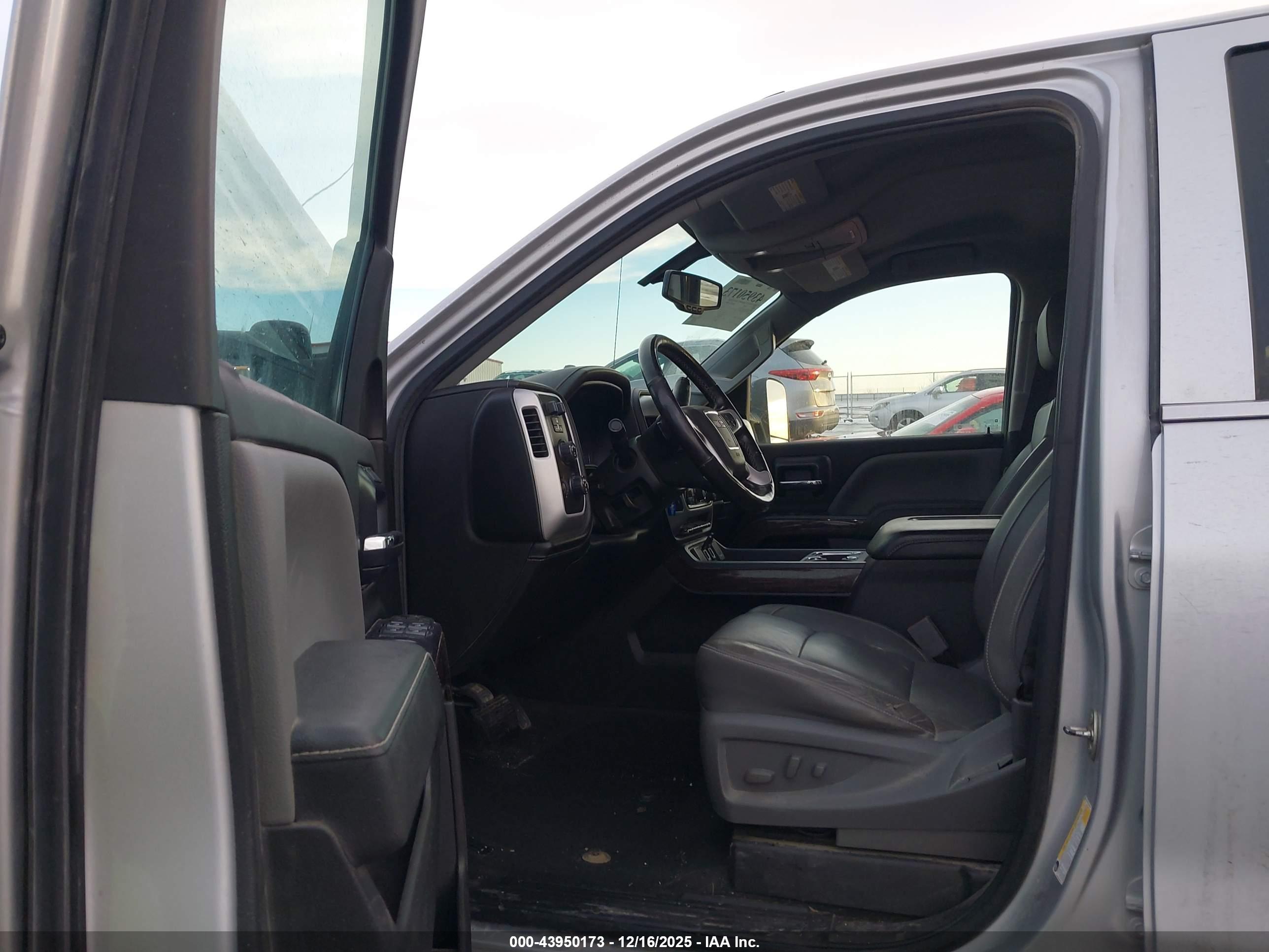 GMC SIERRA image 5