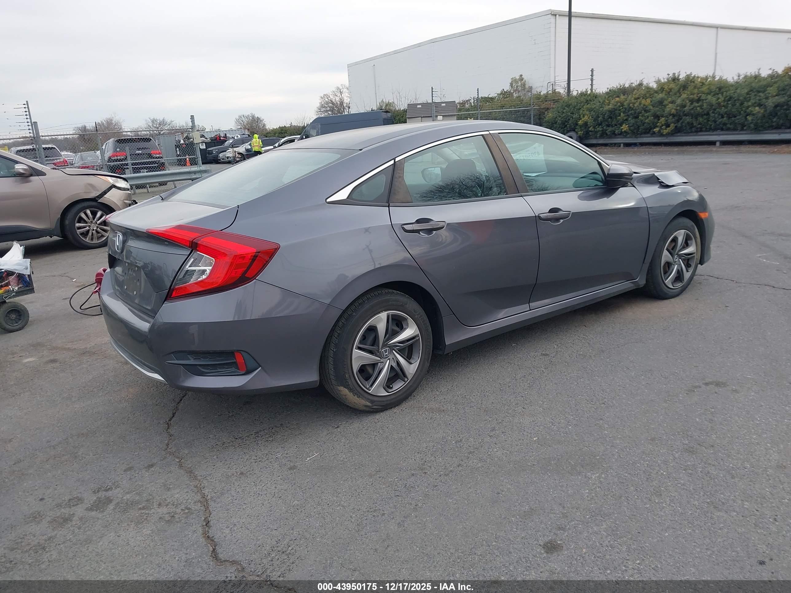 HONDA CIVIC image 4