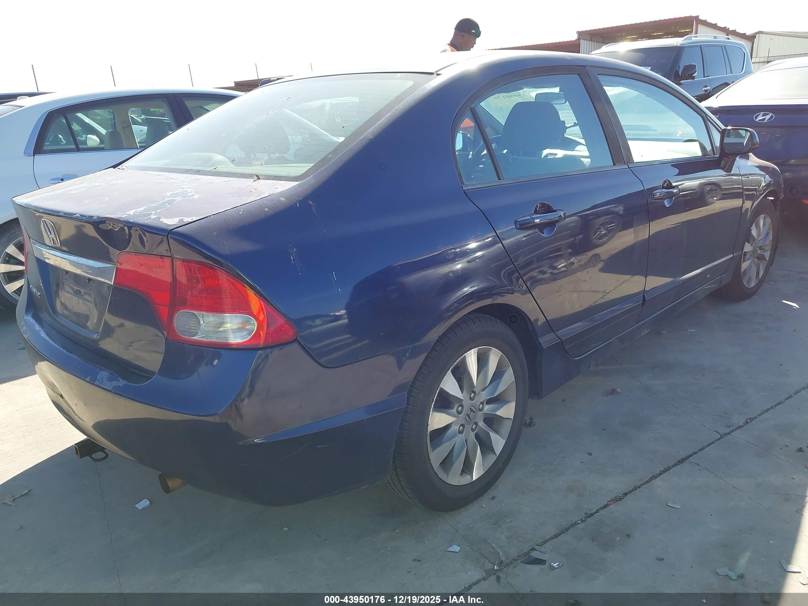 HONDA CIVIC image 4