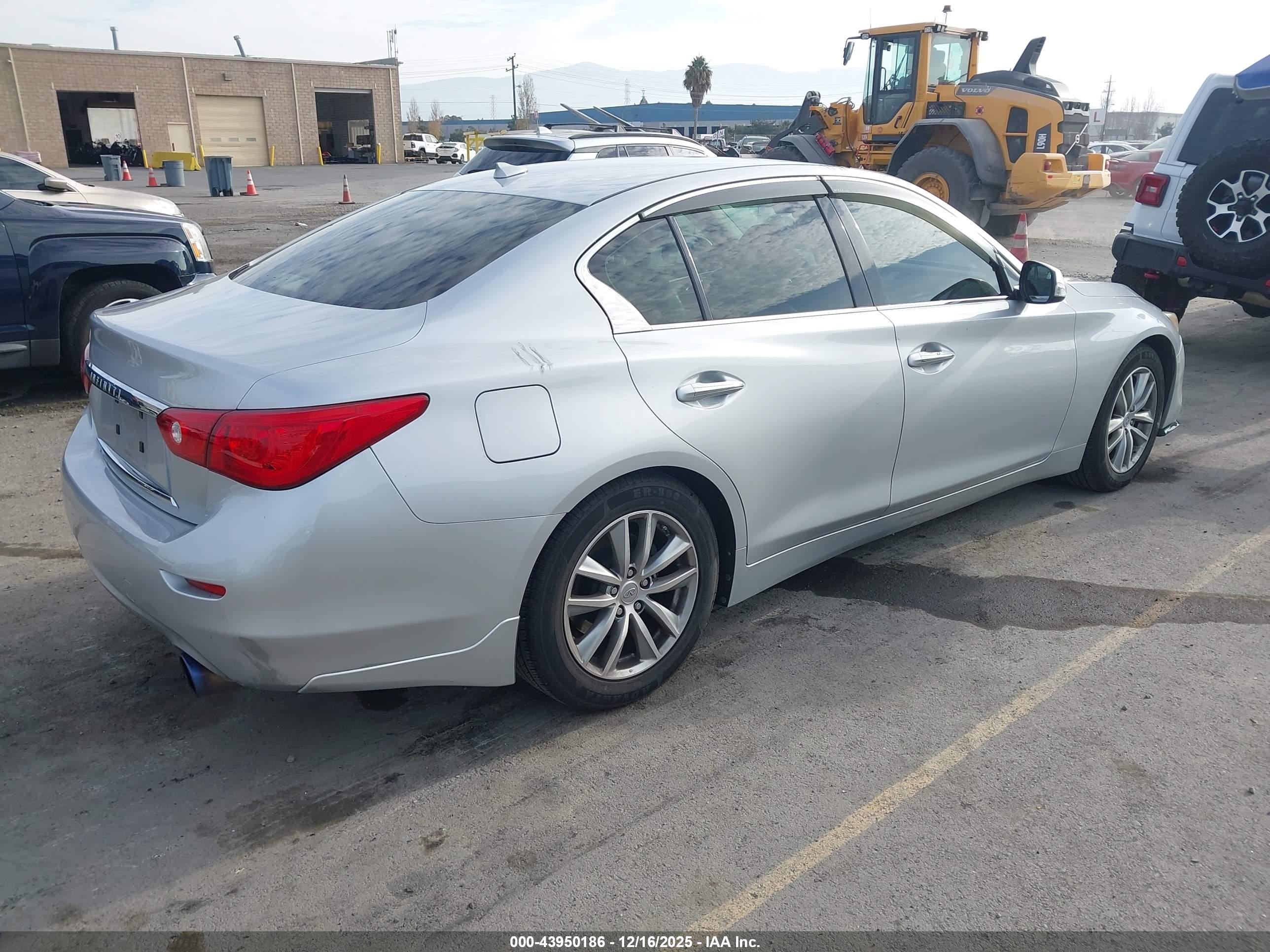 INFINITI Q50 image 4