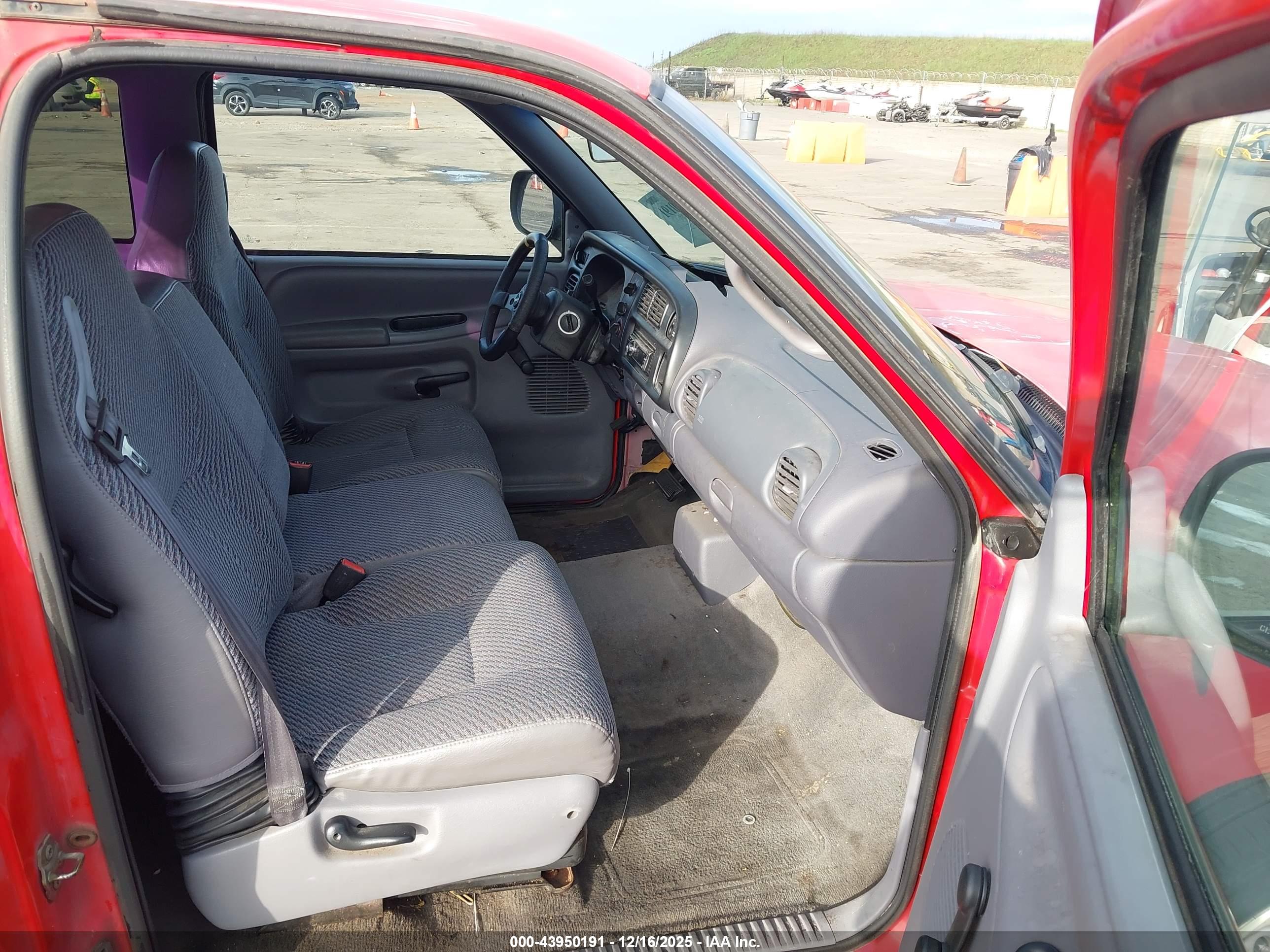 DODGE RAM image 5